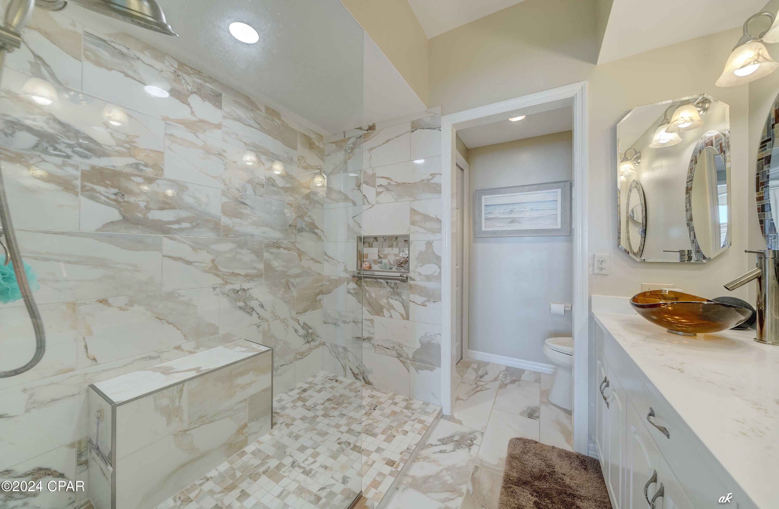 Summerwinds Condo - Residential