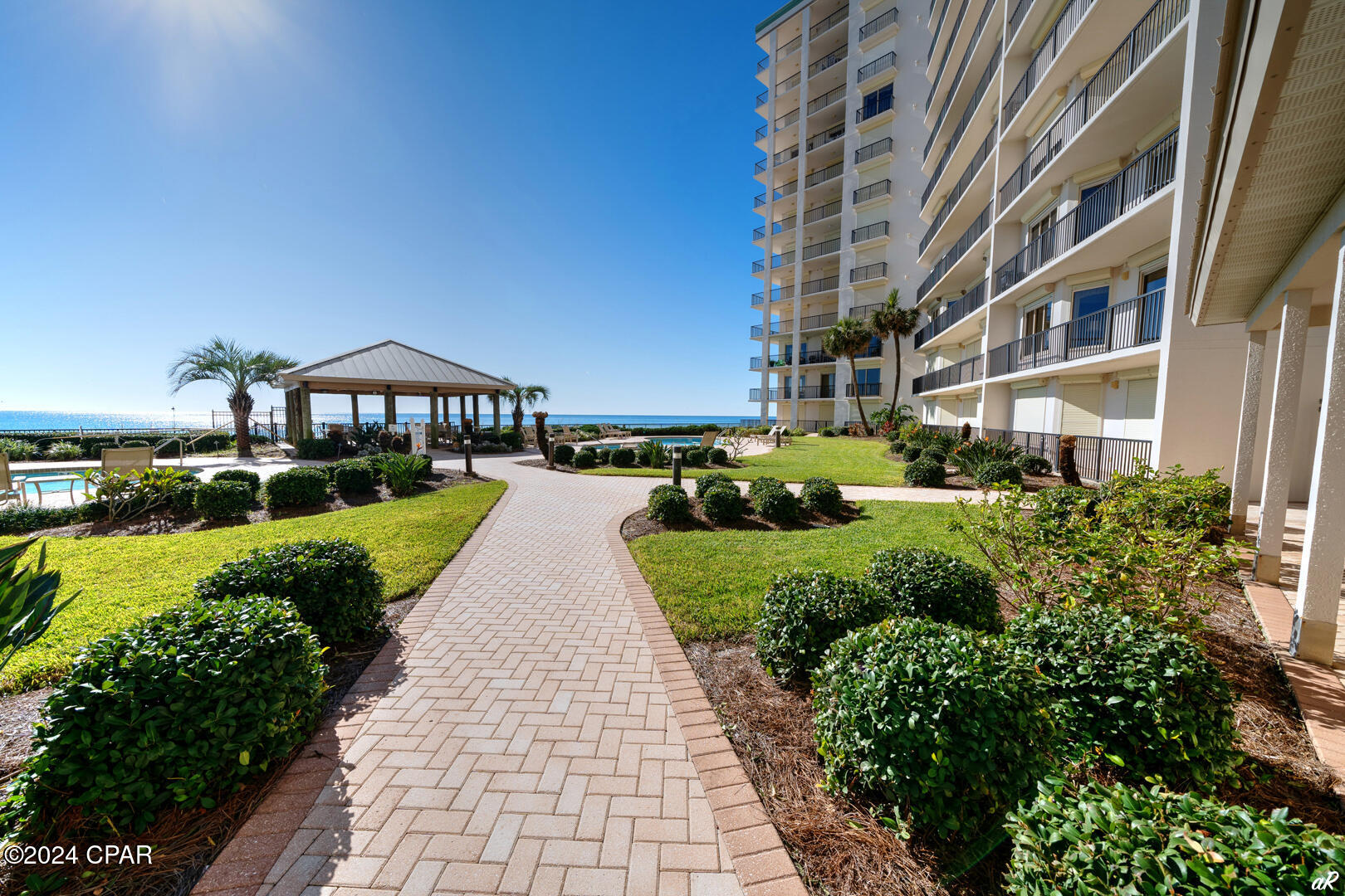 Summerwinds Condo - Residential