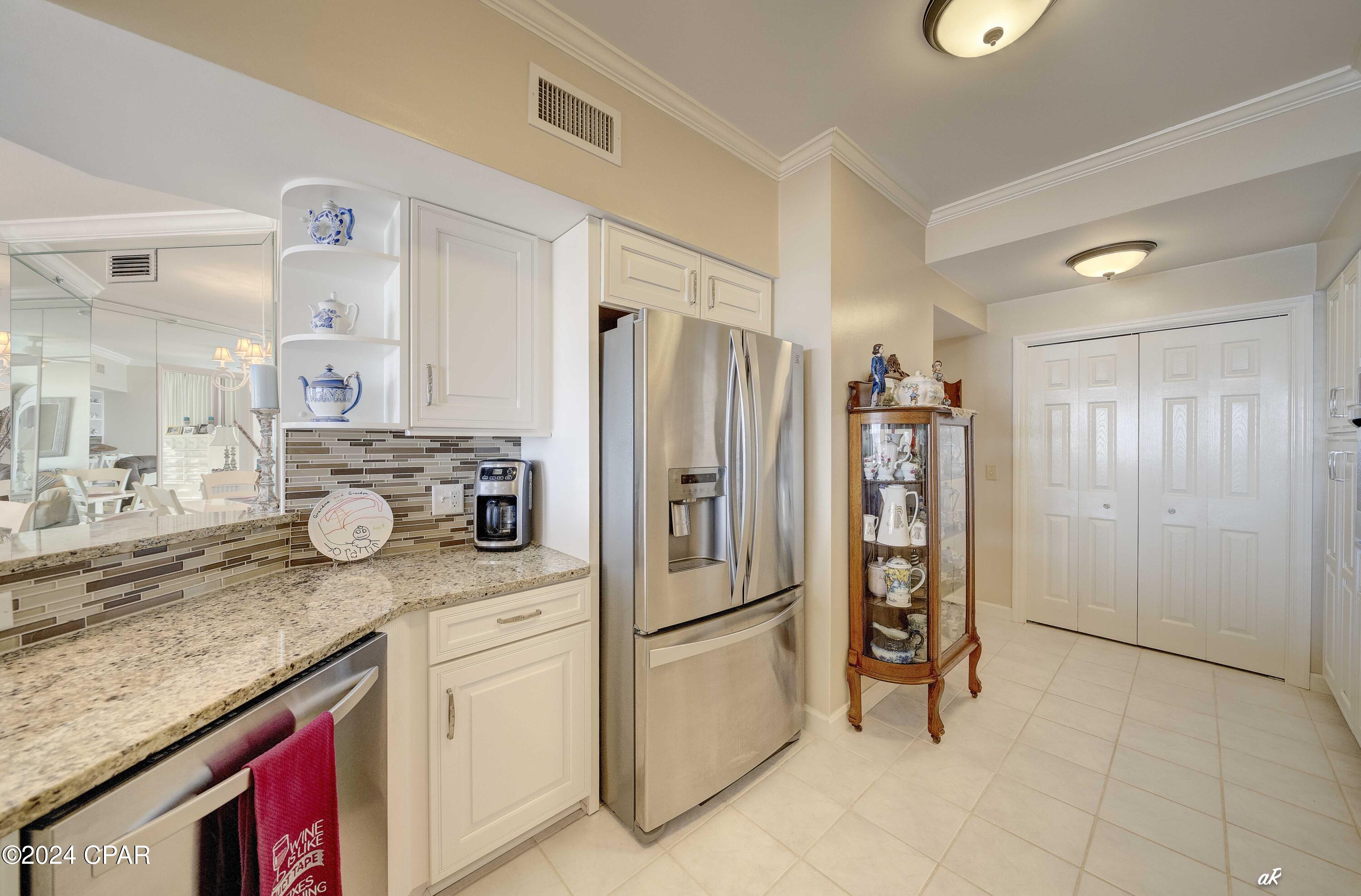 Summerwinds Condo - Residential