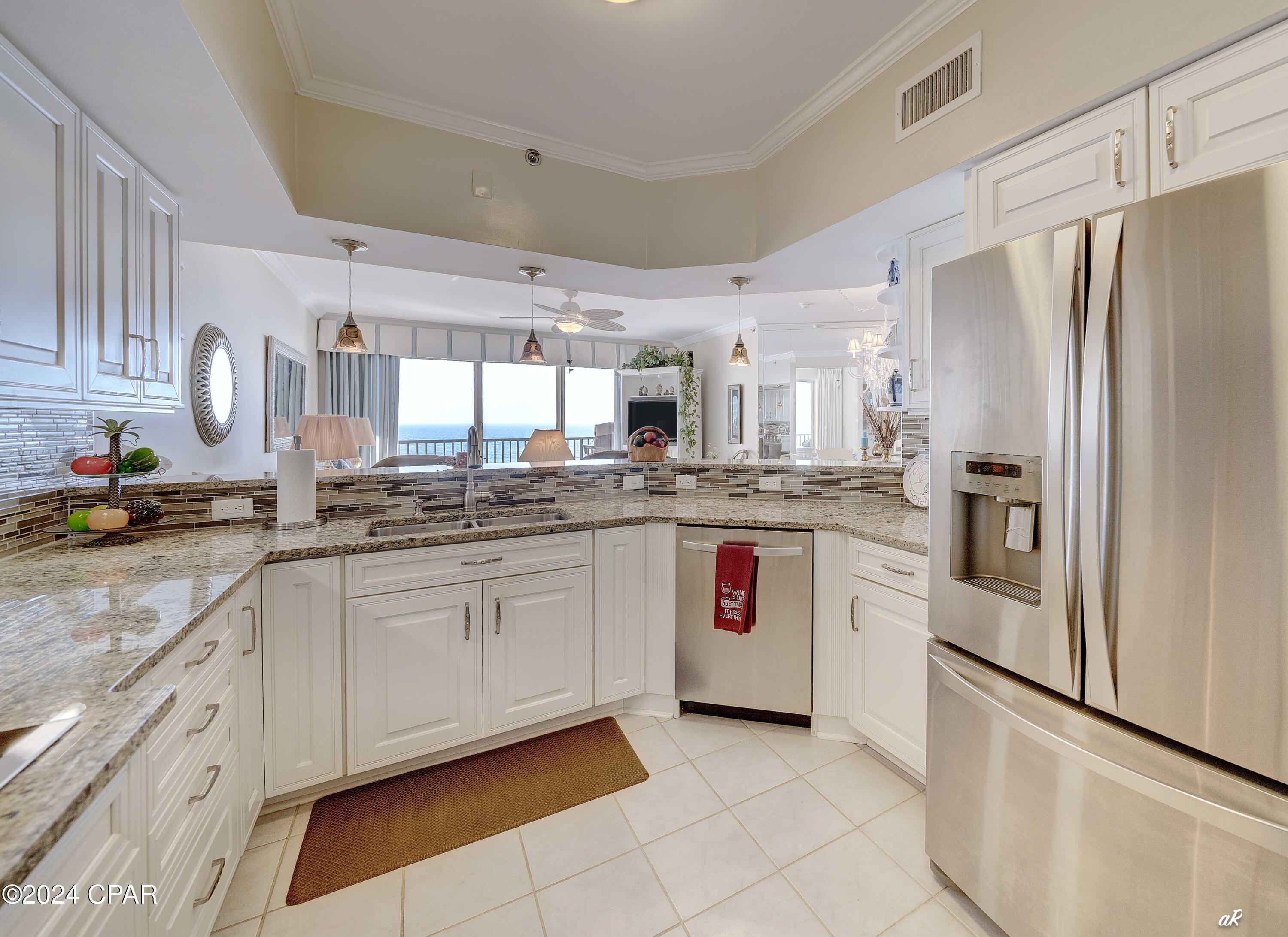 Summerwinds Condo - Residential