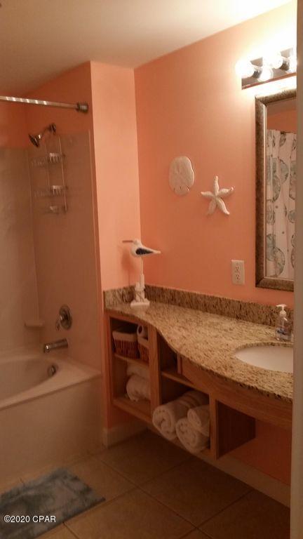 Splash Condo - Residential