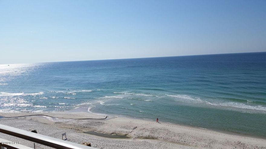 Splash is centrally located close to all types of fine dining, shopping, & entertainment. This condo could become the perfect family beach getaway or an income producing rental machine. Visit the beach when you can and let this condo pay for itself the rest of the time!

Major improvements; tile in living area, new adjustable bed (guests love), all new furniture in bedroom, plantation shutters in bedroom, floor to ceiling blackout drapes, all new decor.