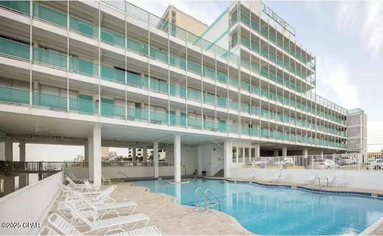 Fontainebleau Terrace - Residential