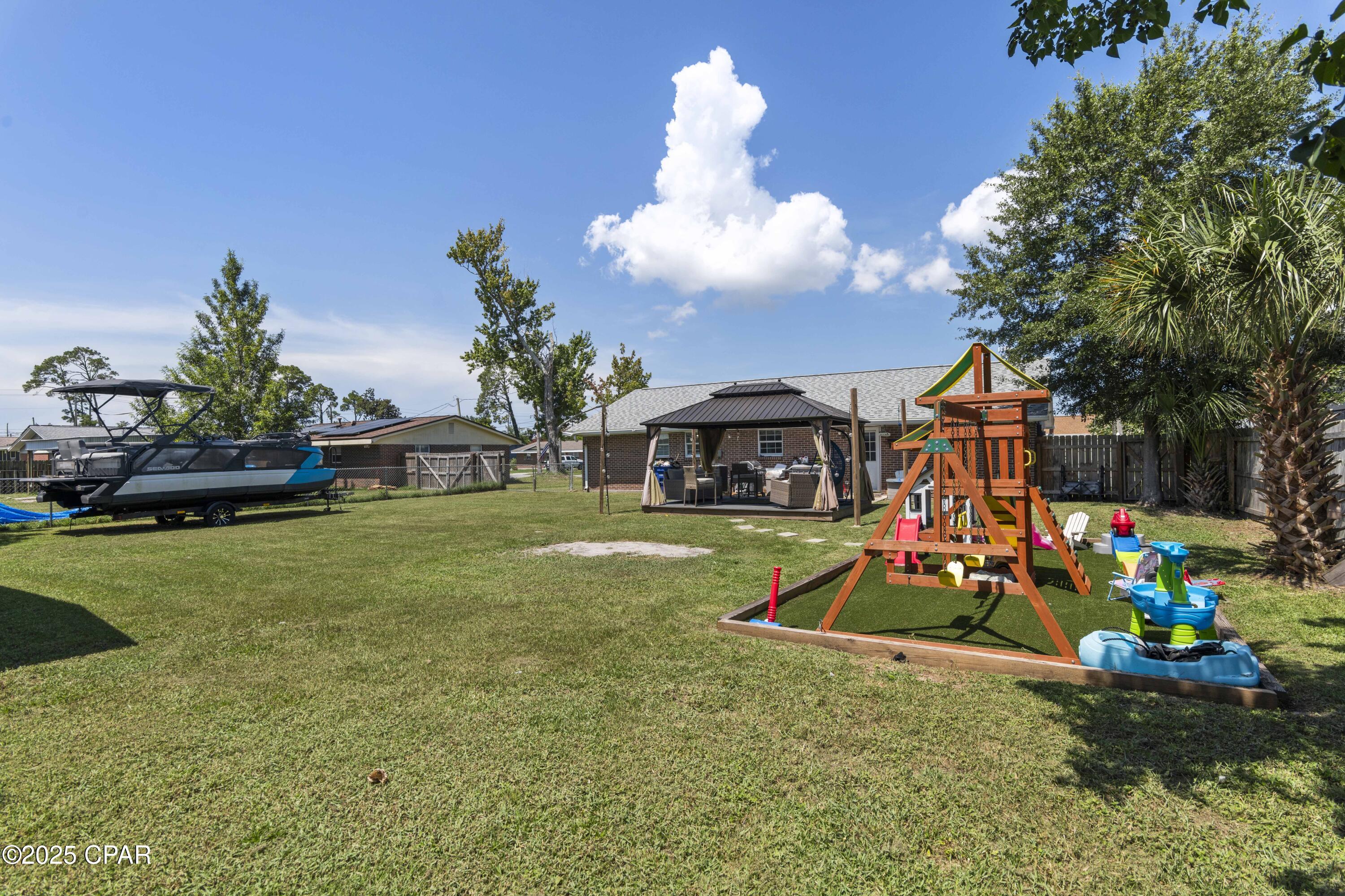 Hentz 1st Add Unit B - Residential