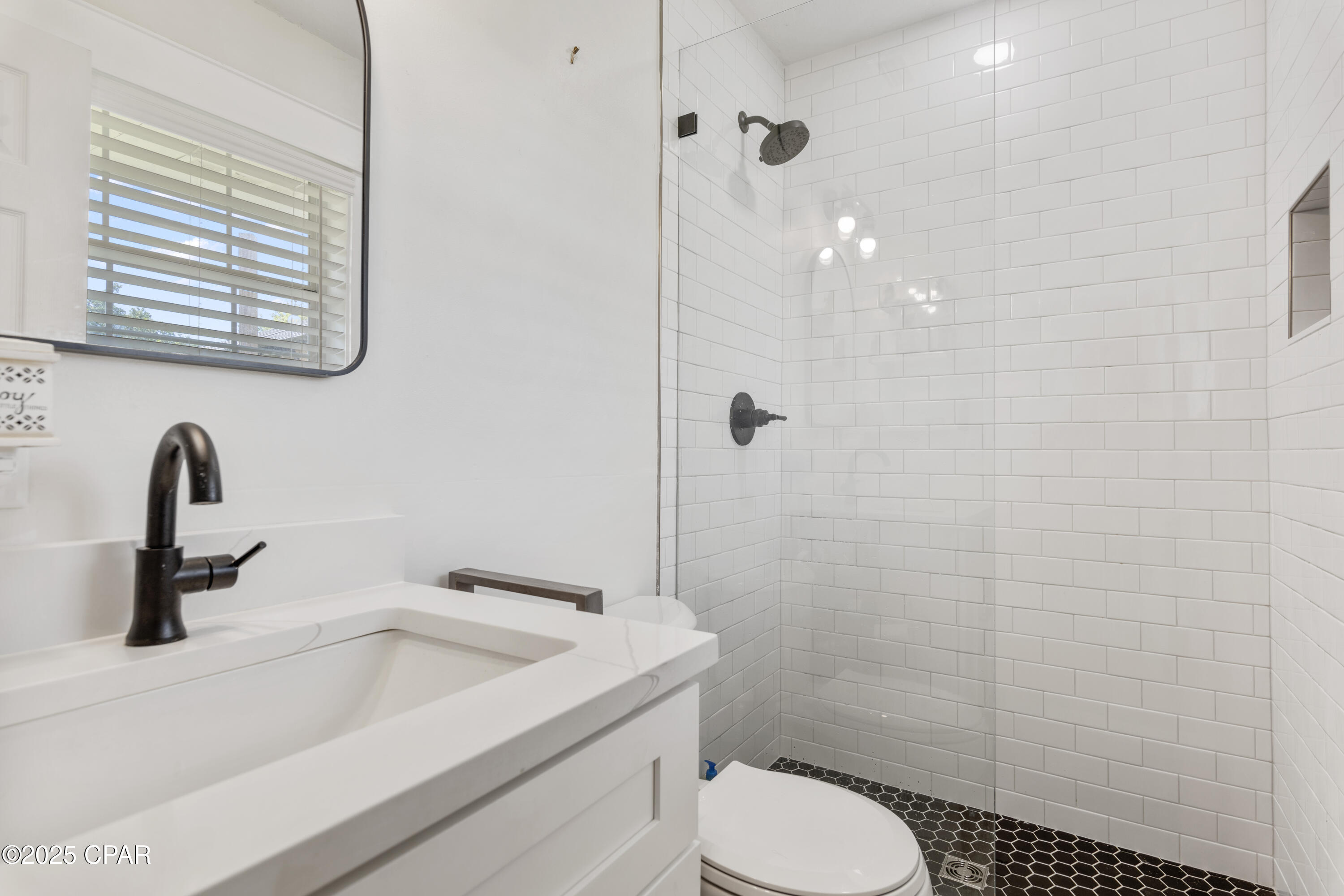 Hentz 1st Add Unit B - Residential