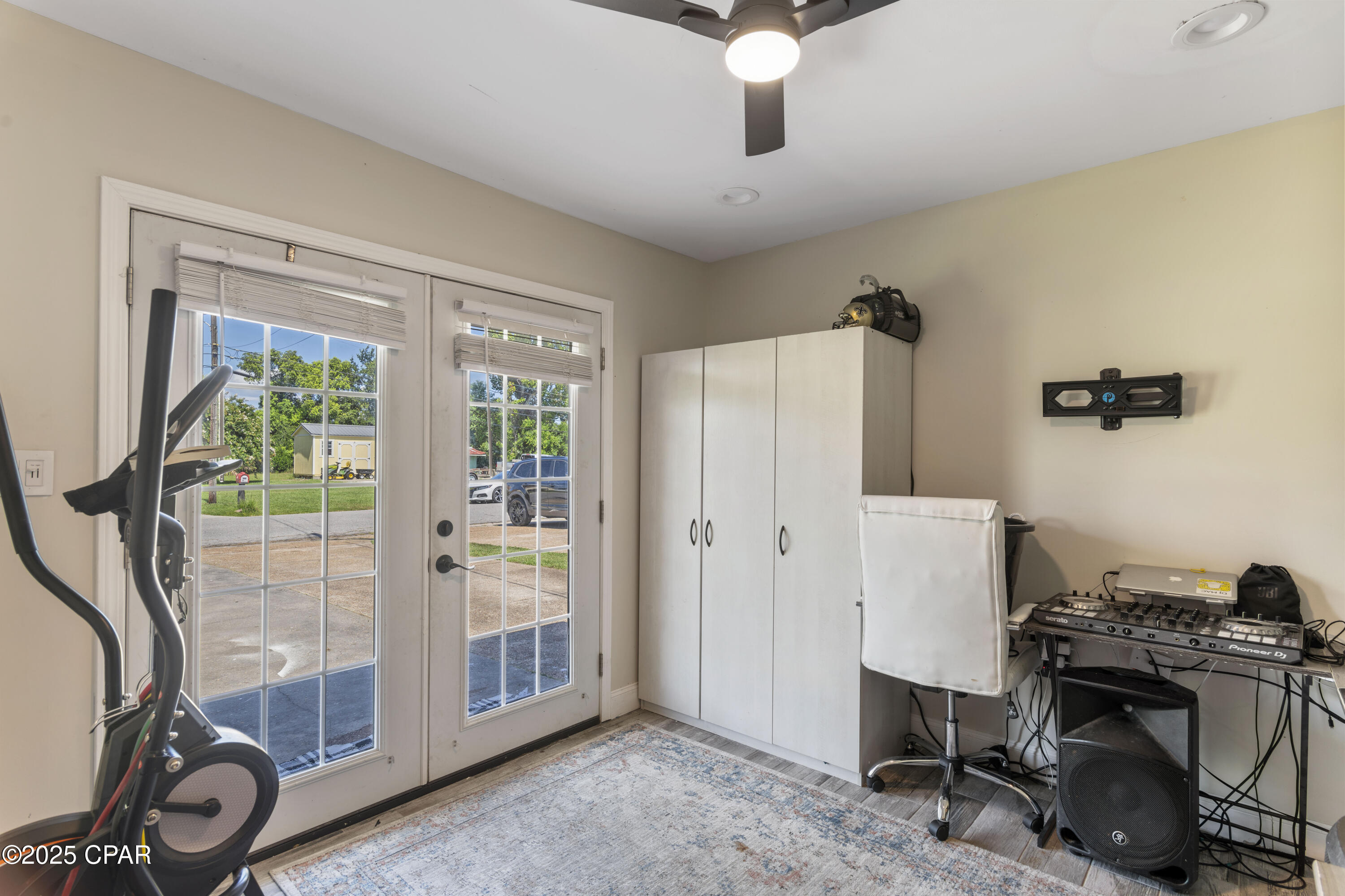 Hentz 1st Add Unit B - Residential