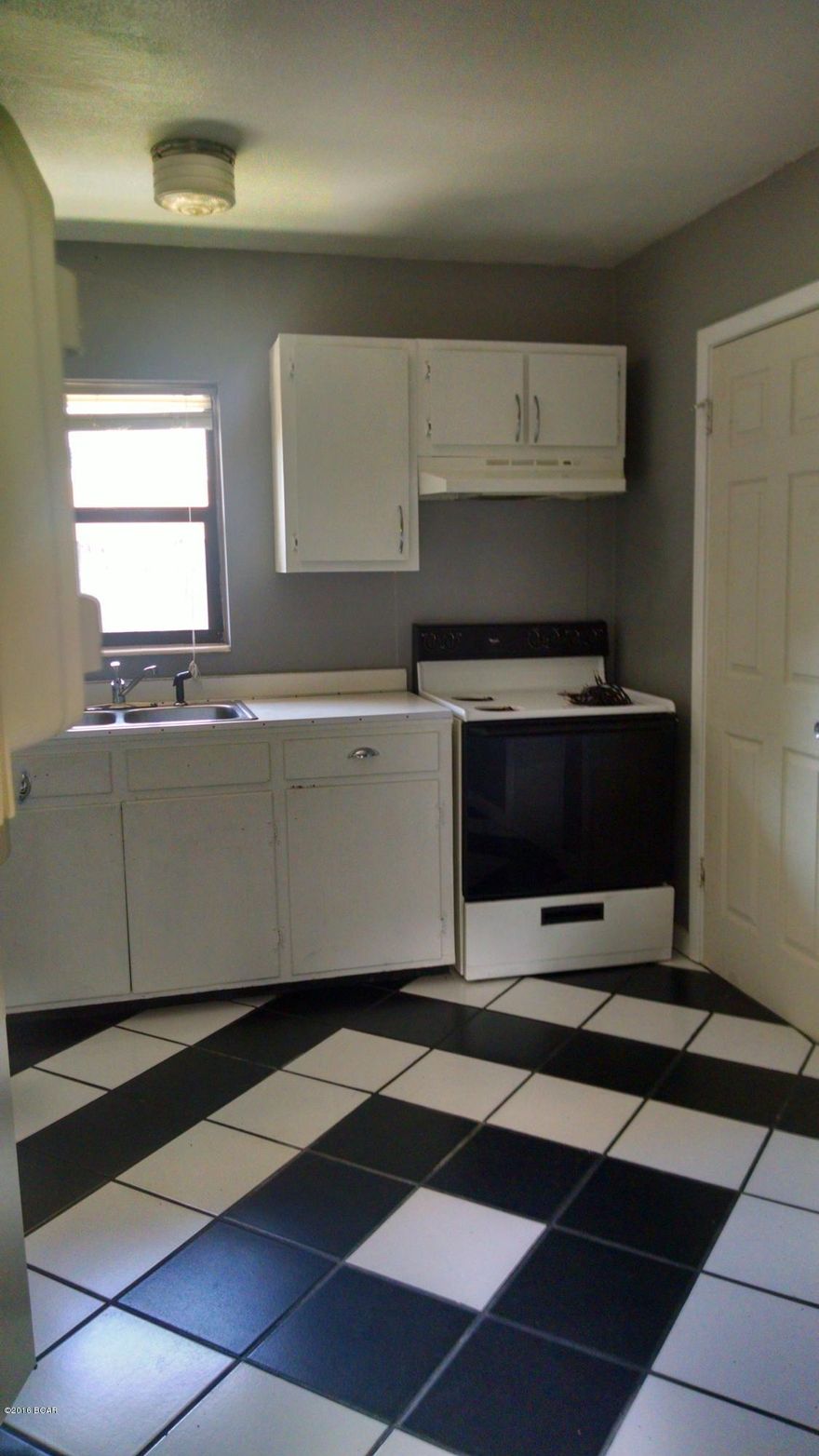 Remodeled 2 bedroom, 1 bath unit in duplex.  Small, but cute. 2 parking spaces, comes with own separate laundry room with washer and dryer.  No pets...so don't ask, please. Lease required.