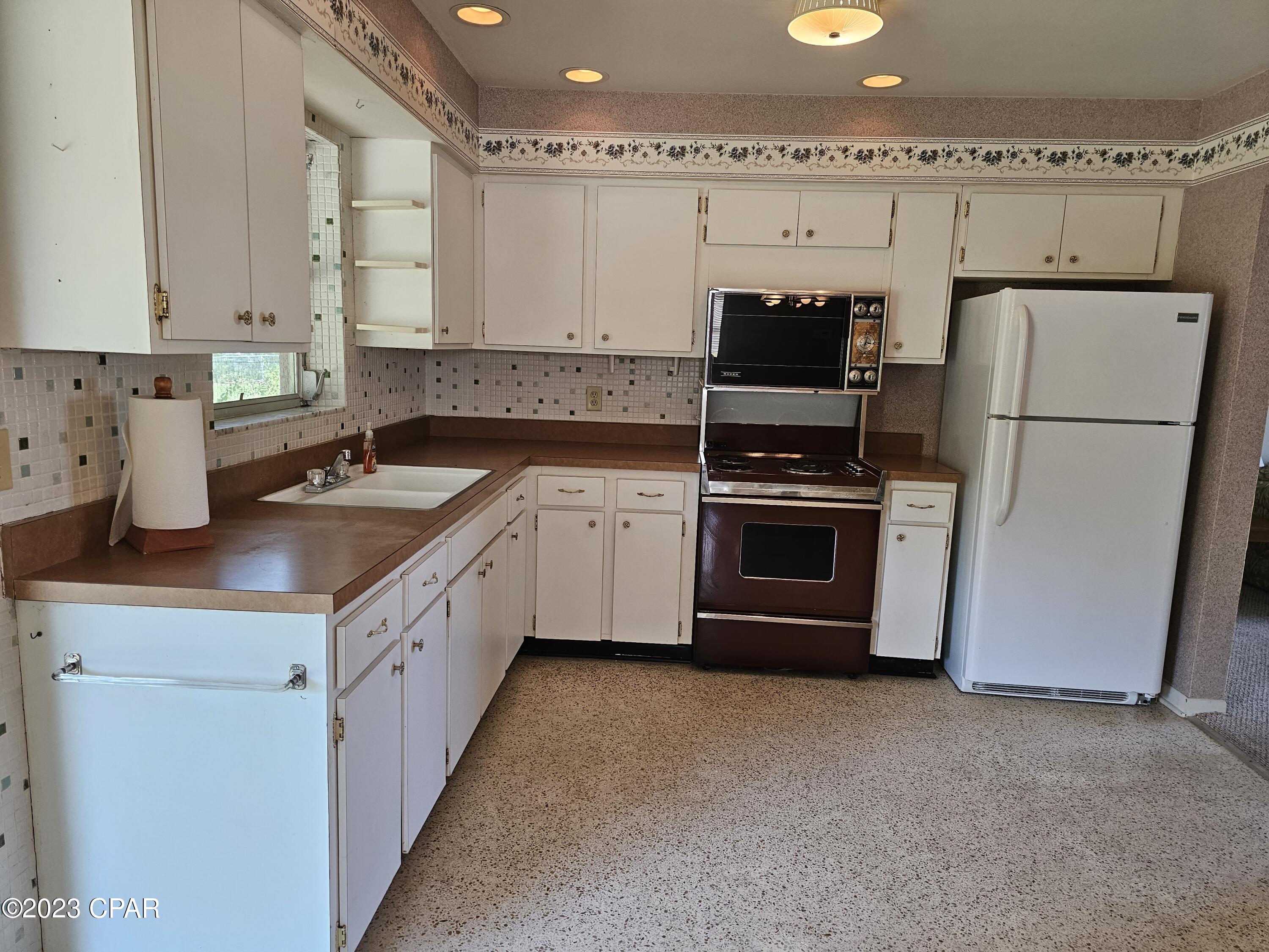 Sunny Hills Unit 1 - Residential