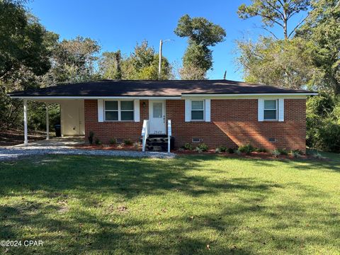 A home in Marianna