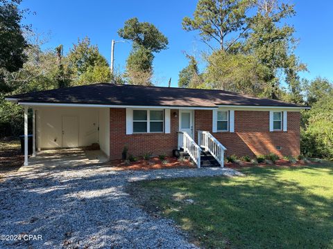 A home in Marianna