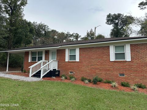 A home in Marianna