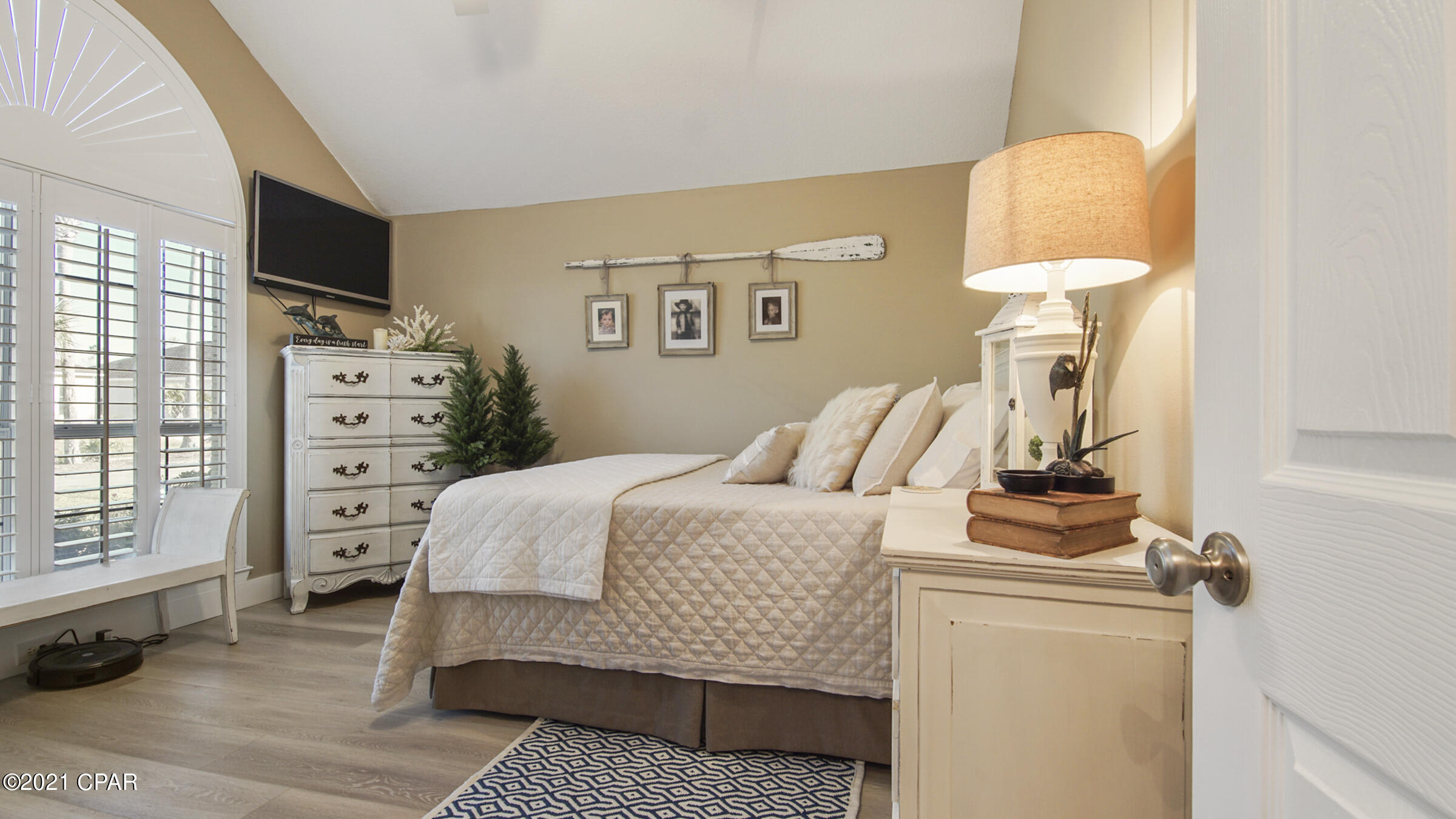 Jamaican Lake Condos - Residential