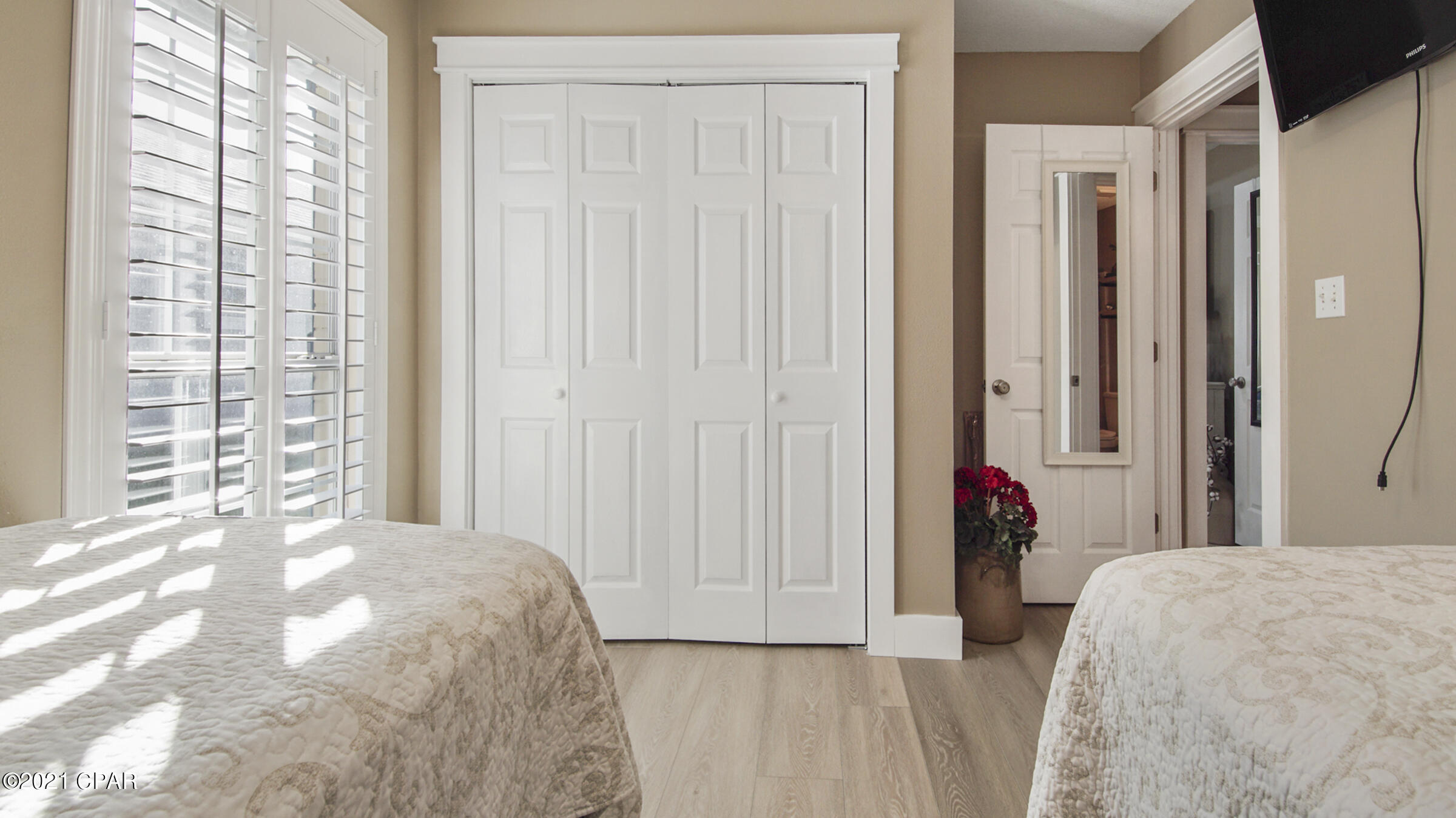 Jamaican Lake Condos - Residential