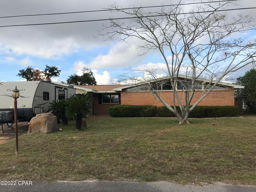 3BR/2BA home in Island View Estates.