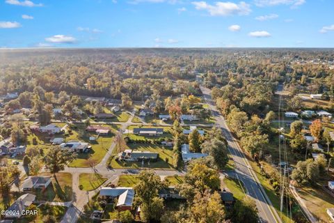 A home in Marianna