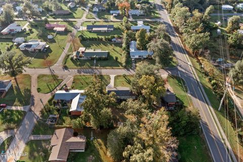 A home in Marianna