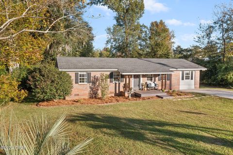 A home in Marianna