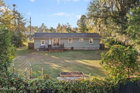 A home in Marianna