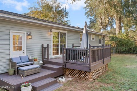 A home in Marianna