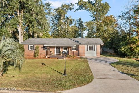 A home in Marianna