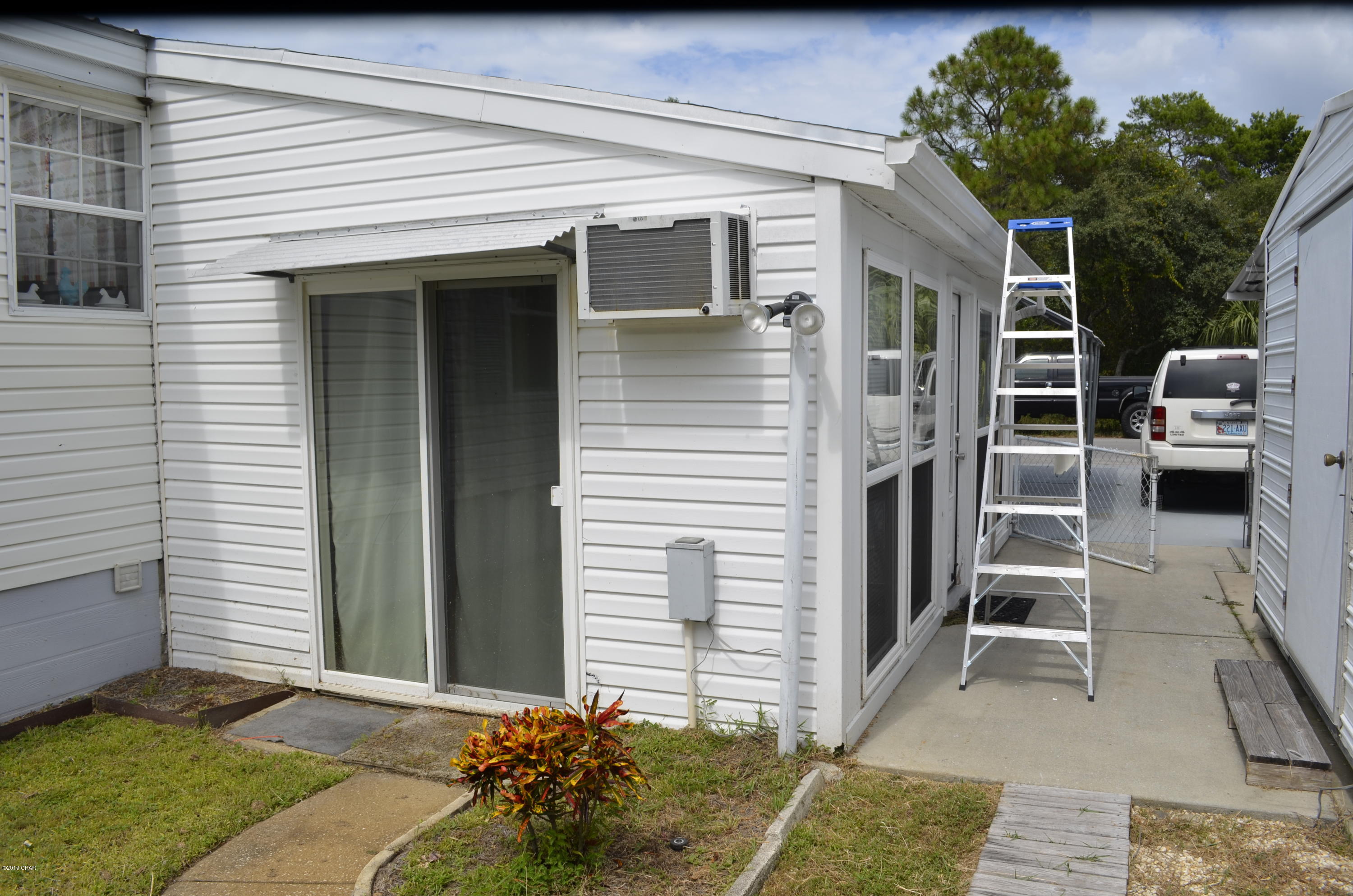 Laguna Beach Estates 7th Add - Residential