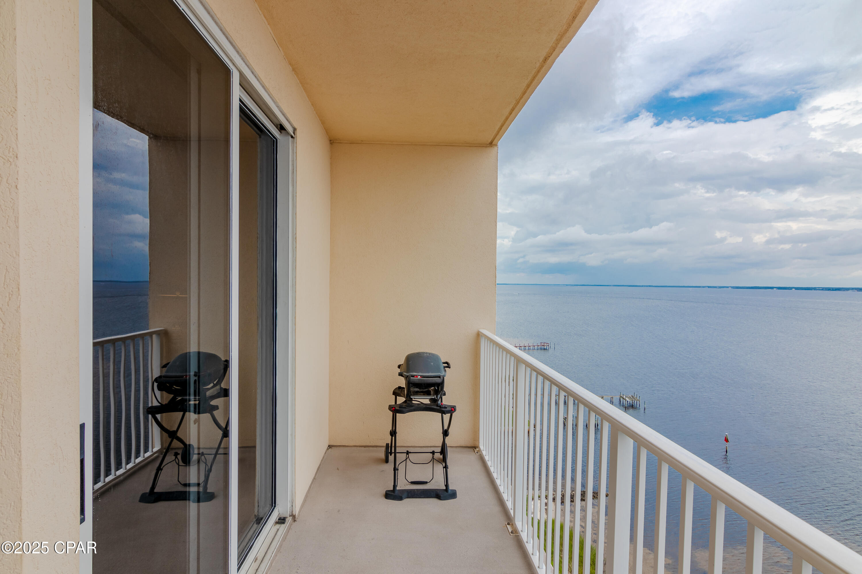 Hibiscus By The Bay - Residential