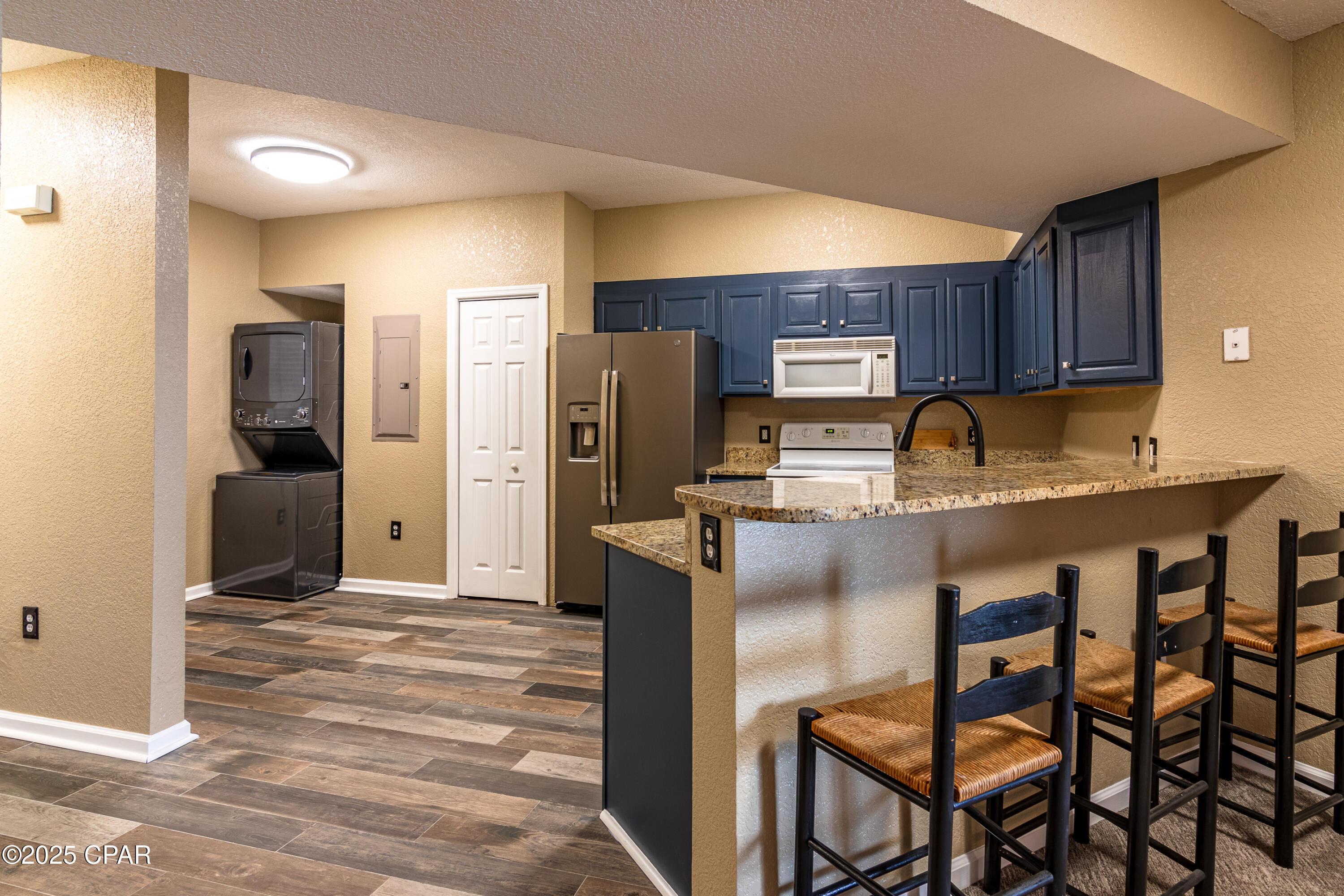 Hibiscus By The Bay - Residential