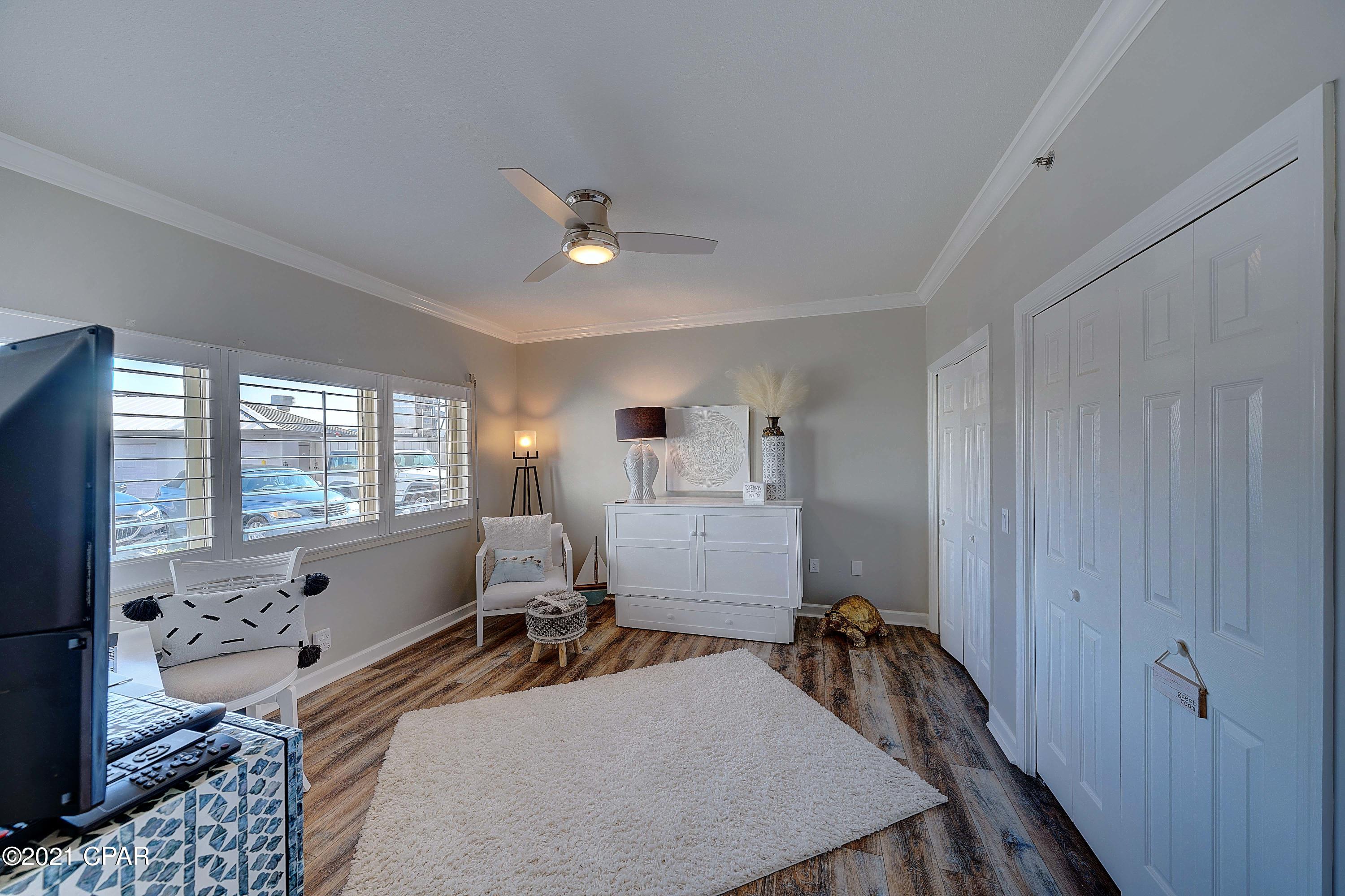 Summerwinds Condo - Residential