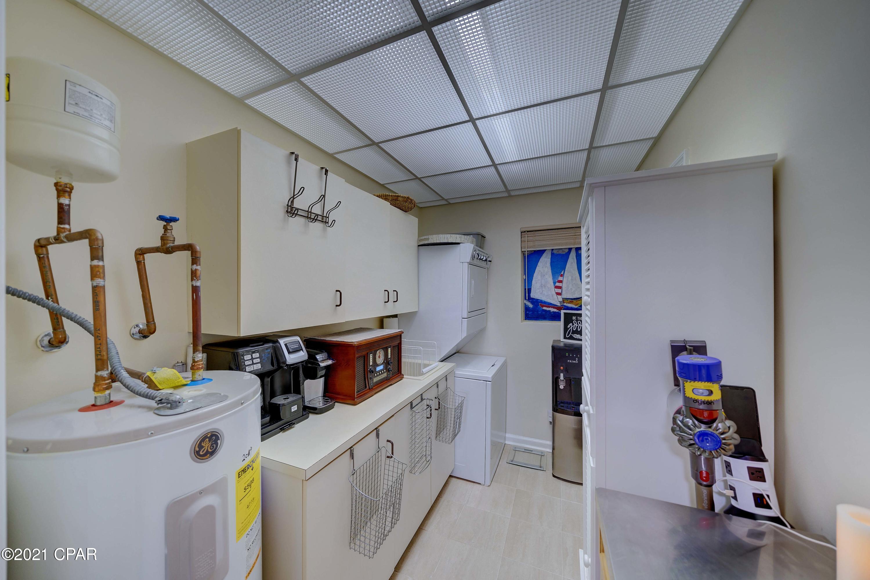 Summerwinds Condo - Residential