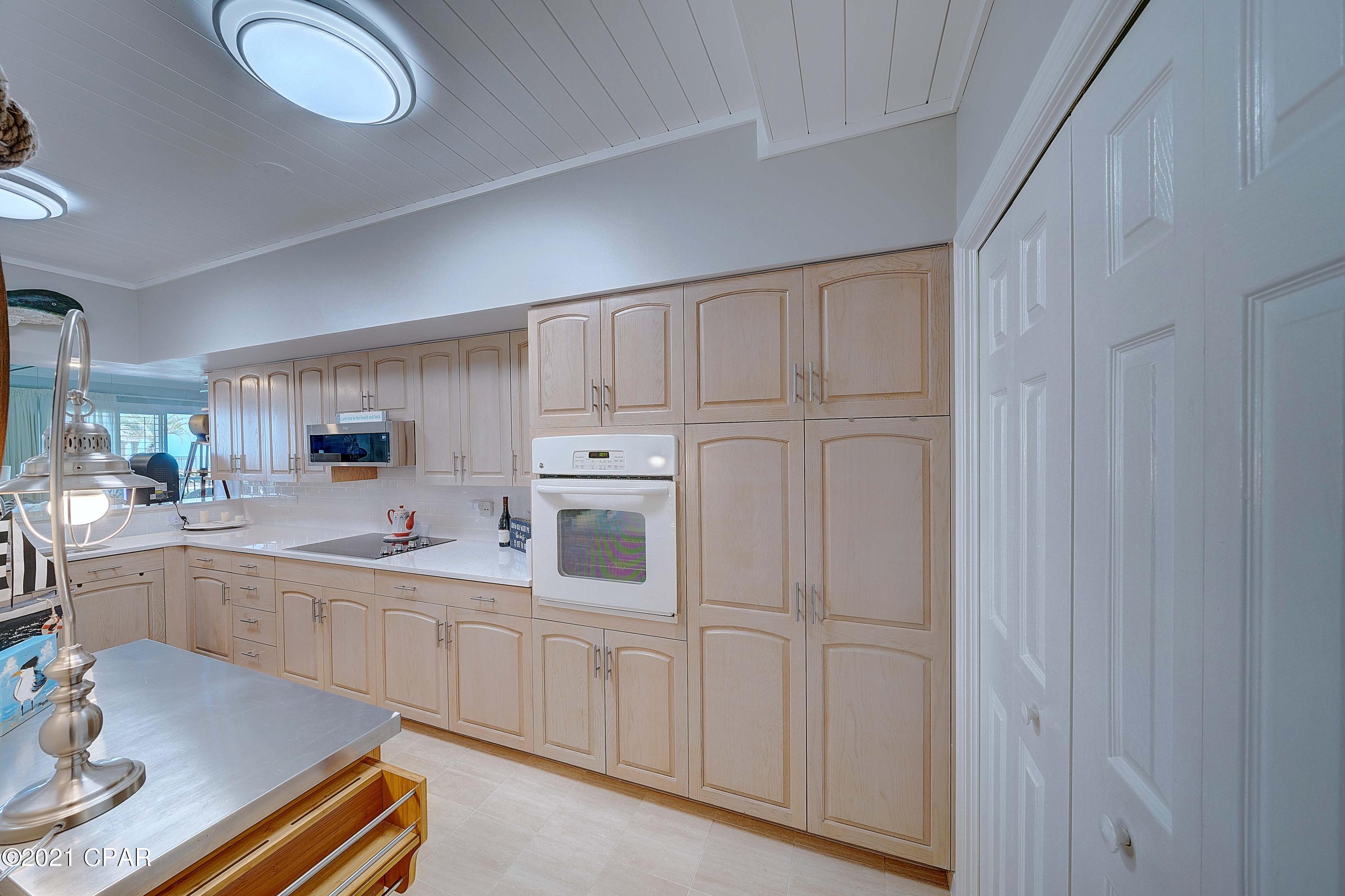 Summerwinds Condo - Residential