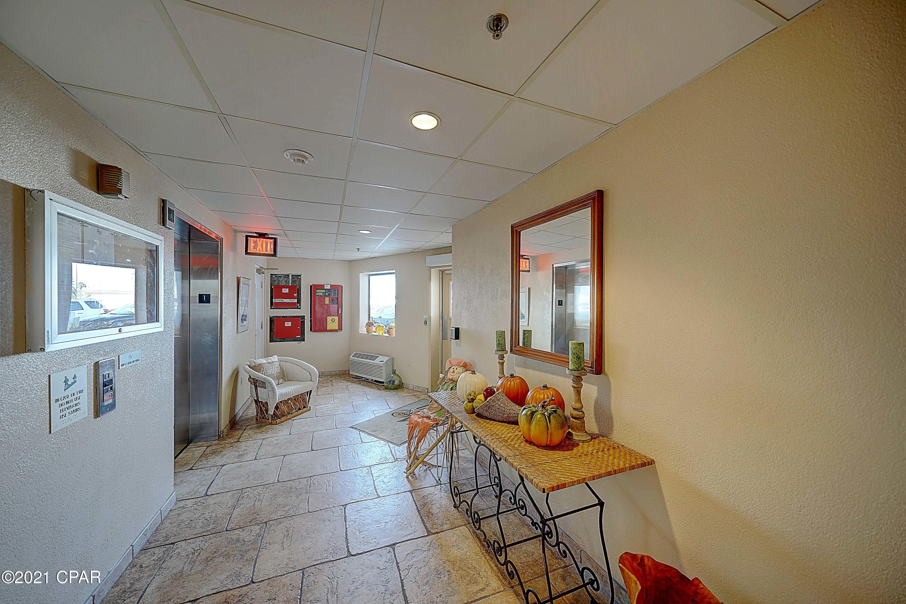 Summerwinds Condo - Residential