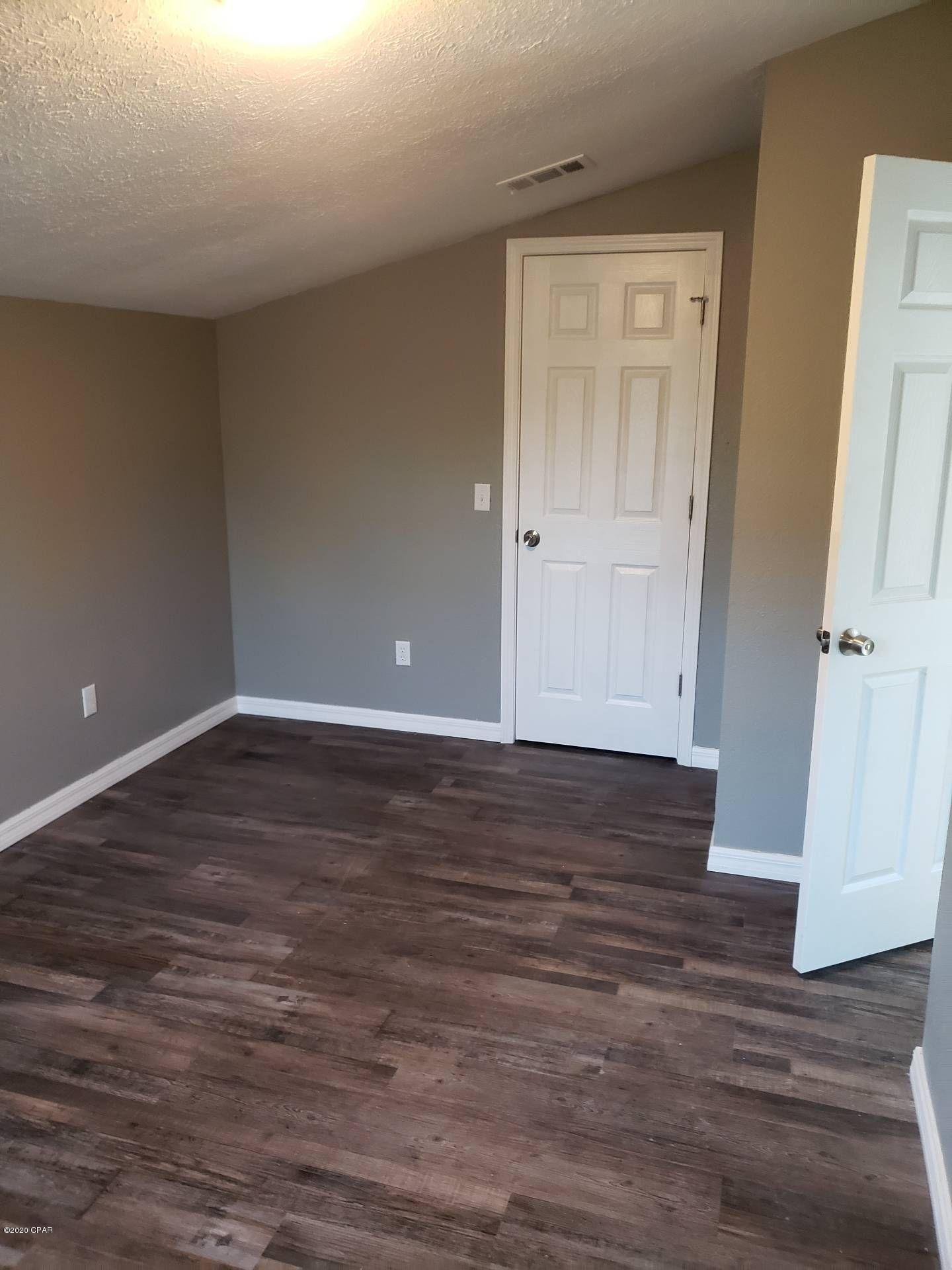 [No Recorded Subdiv] - Residential Lease