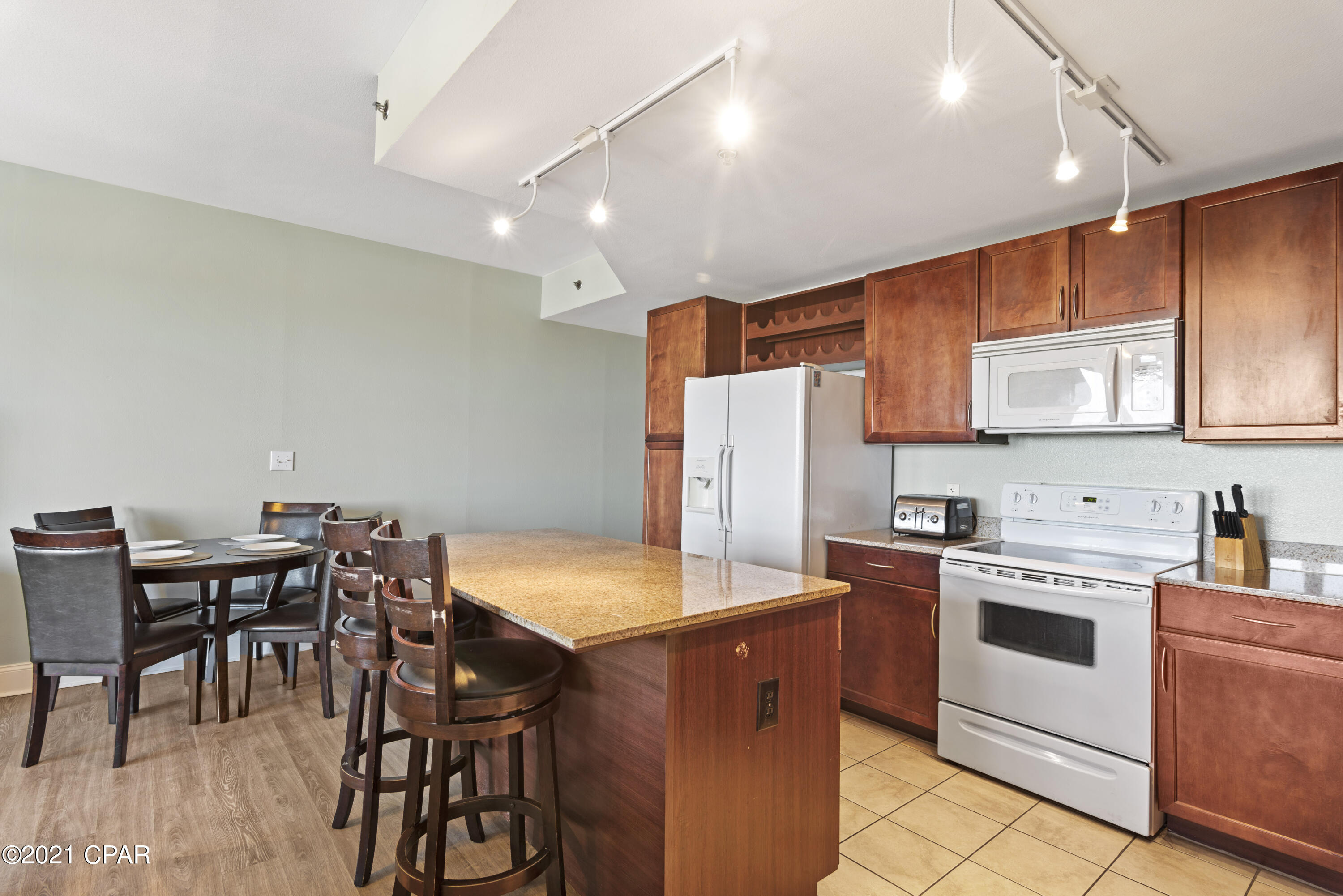 Laketown Wharf - Residential