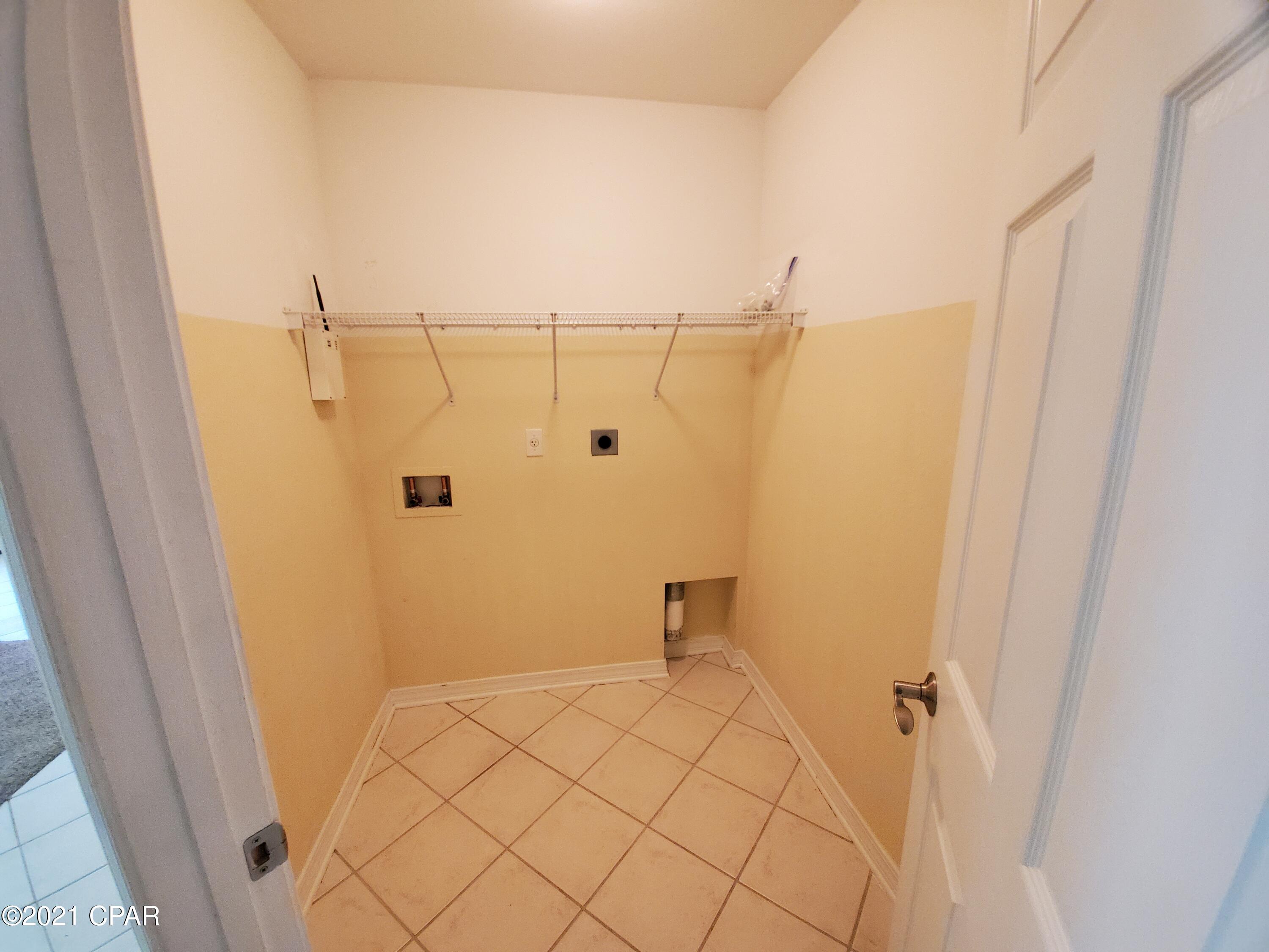 Palm Cove Phase III - Residential Lease