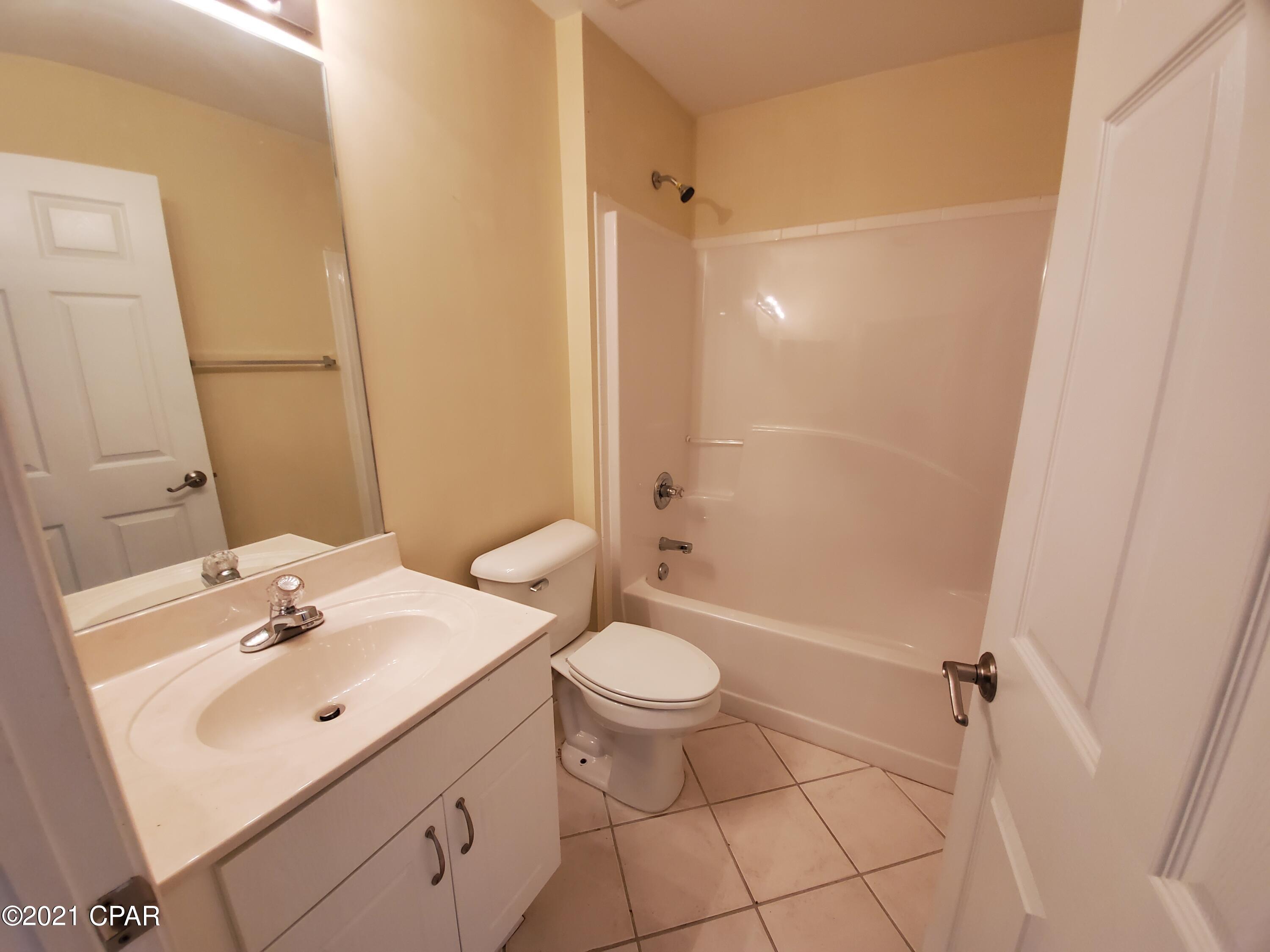 Palm Cove Phase III - Residential Lease