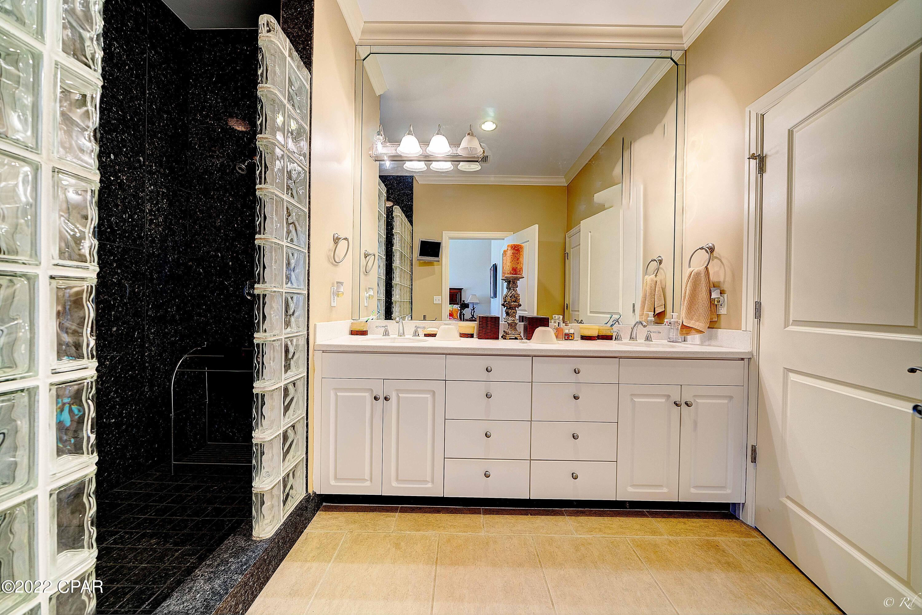 En Soleil Condo - Residential