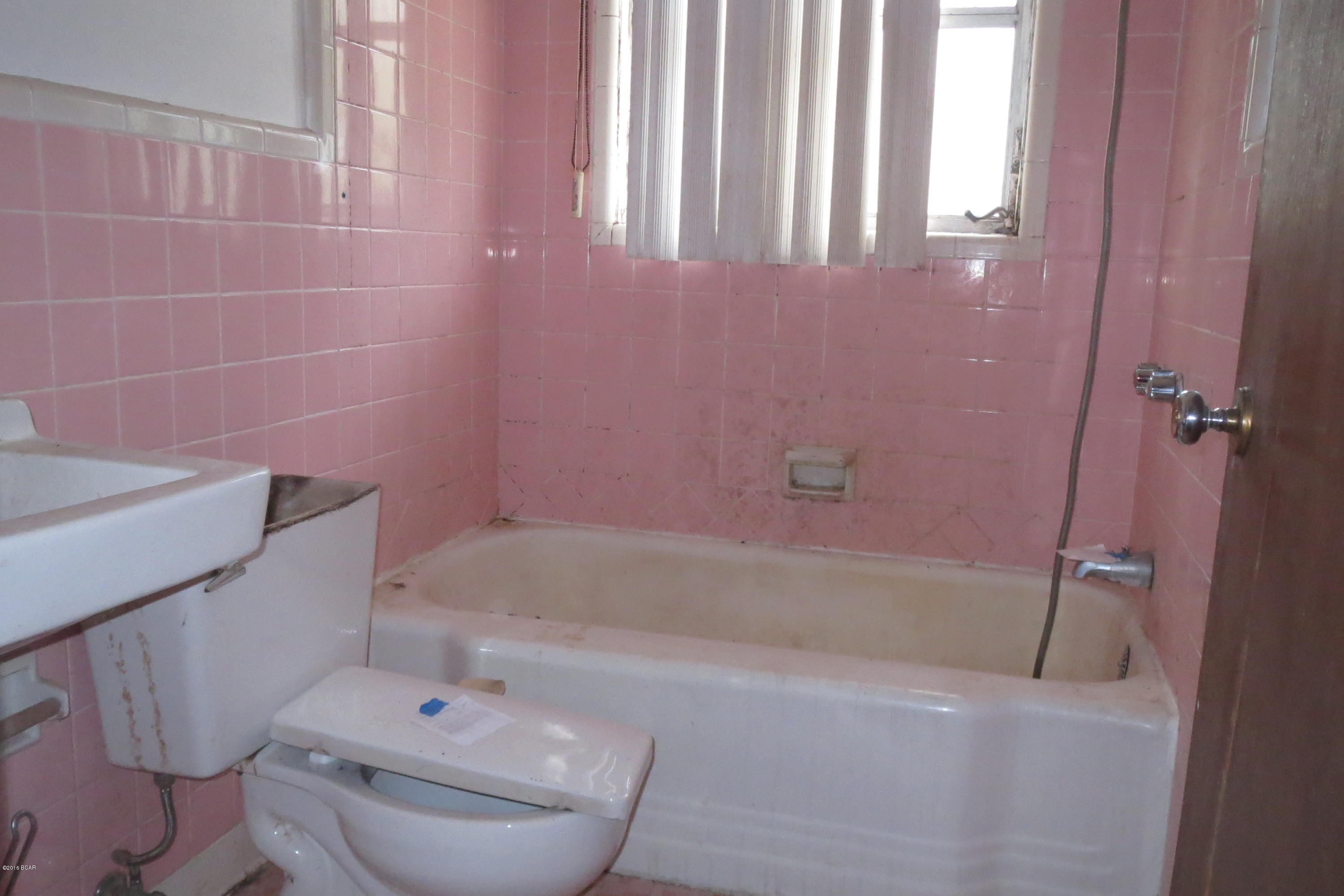 Pretty Bayou Hts 2nd - Residential