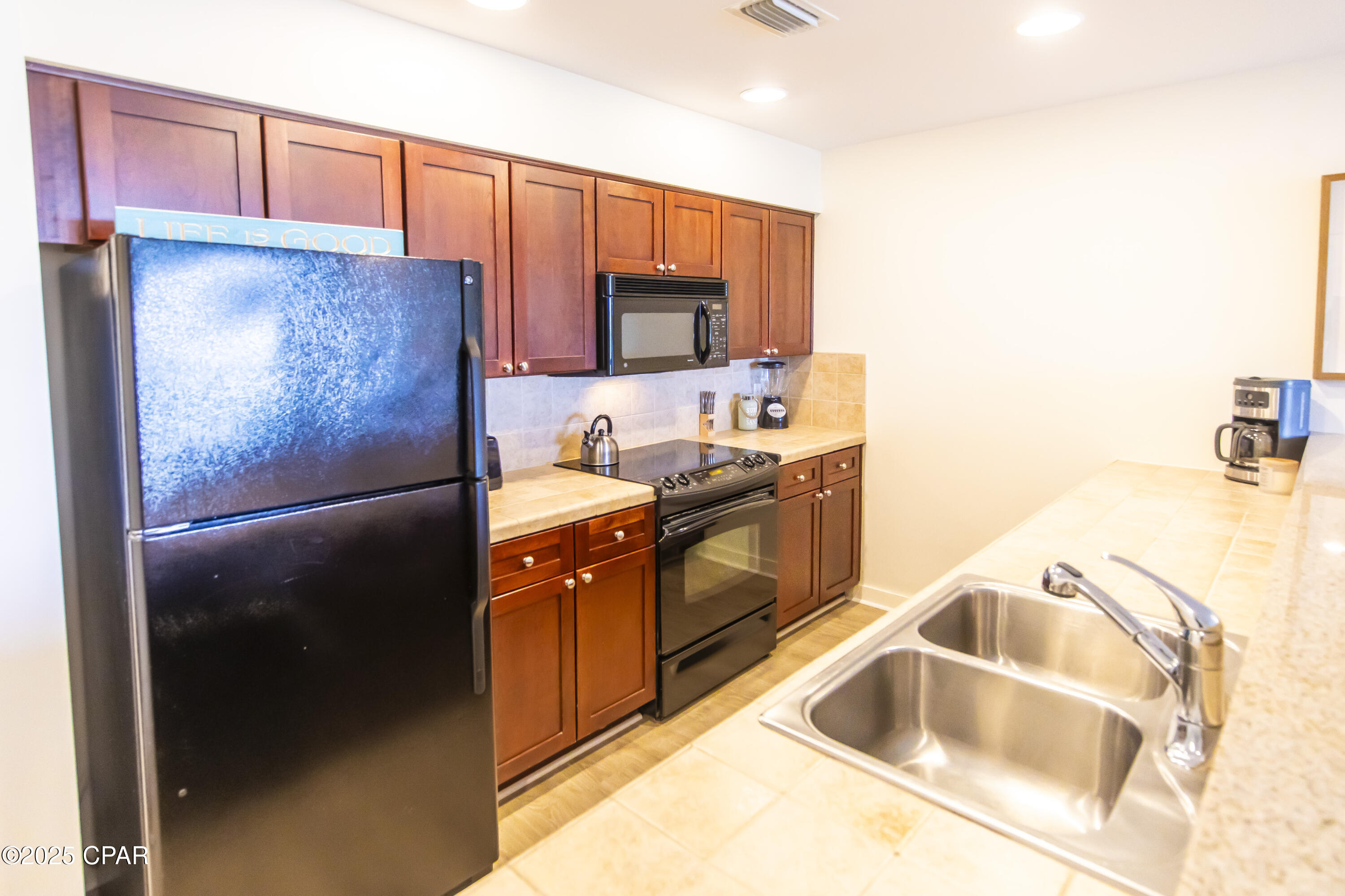 Luau Condo Ph II - Residential