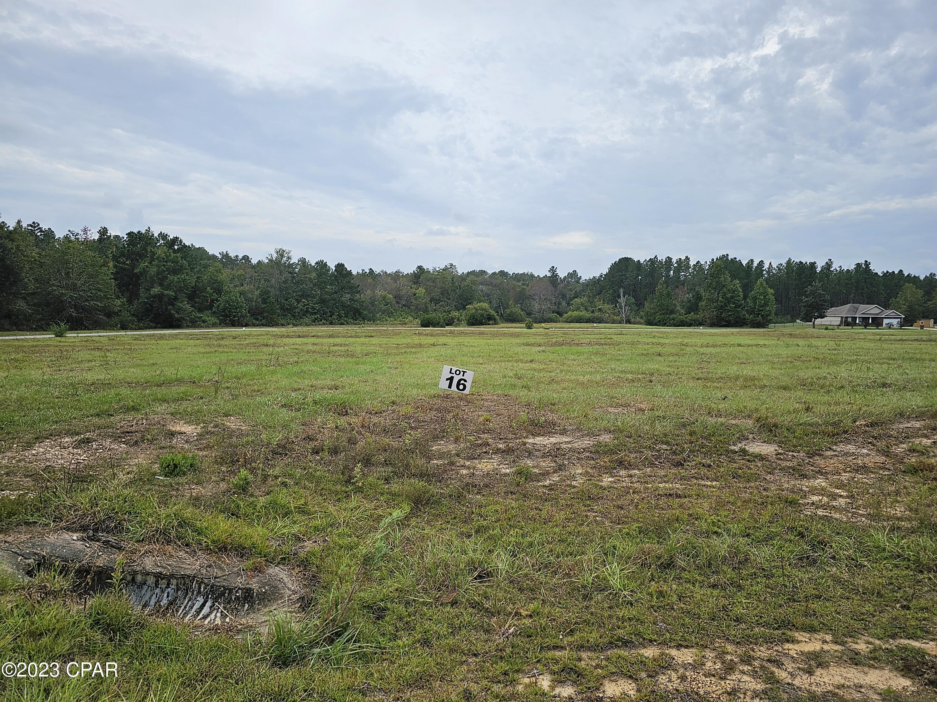 Kiersten Heights - Land