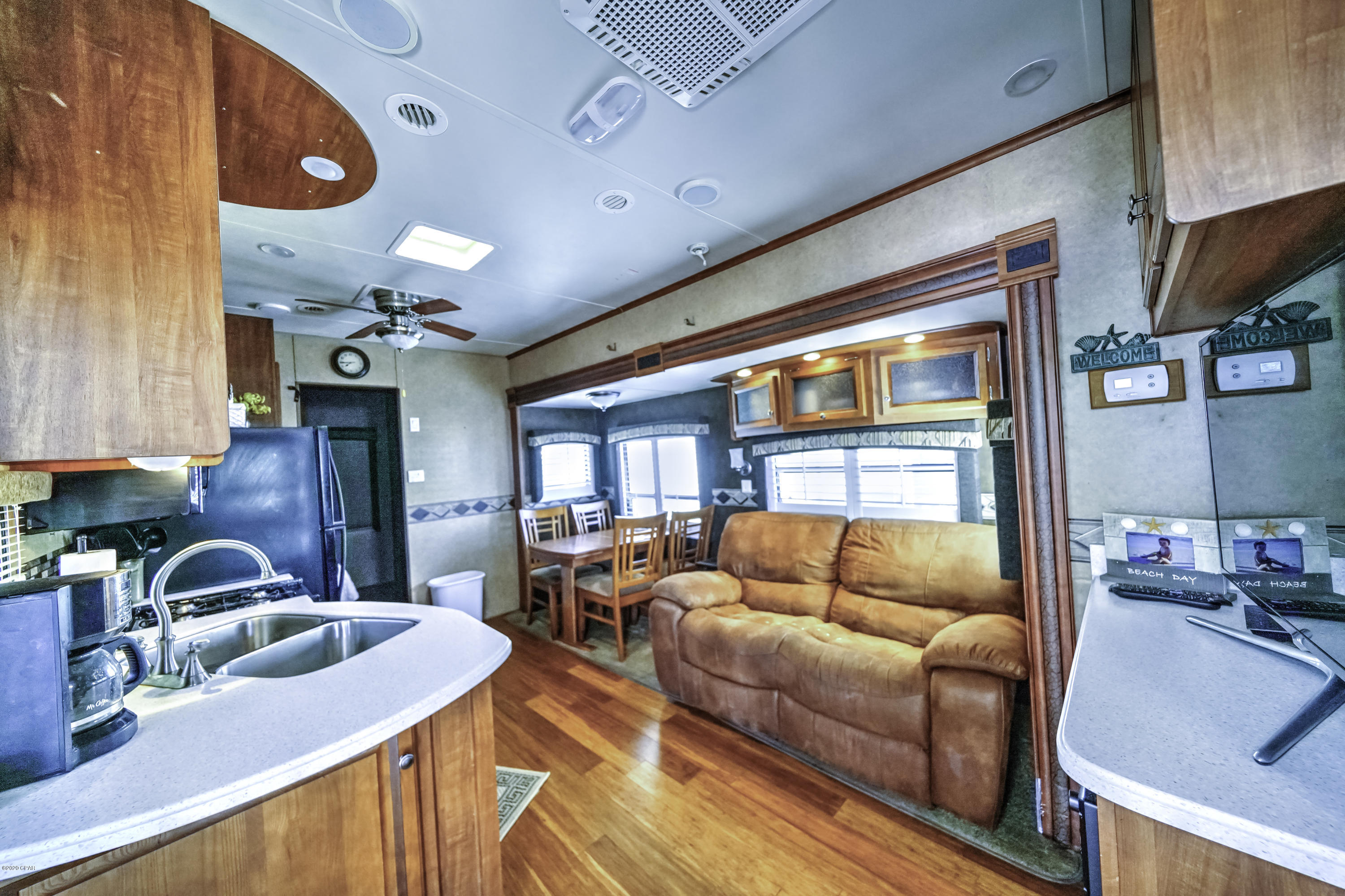 Venture Out Travel Trail - Land