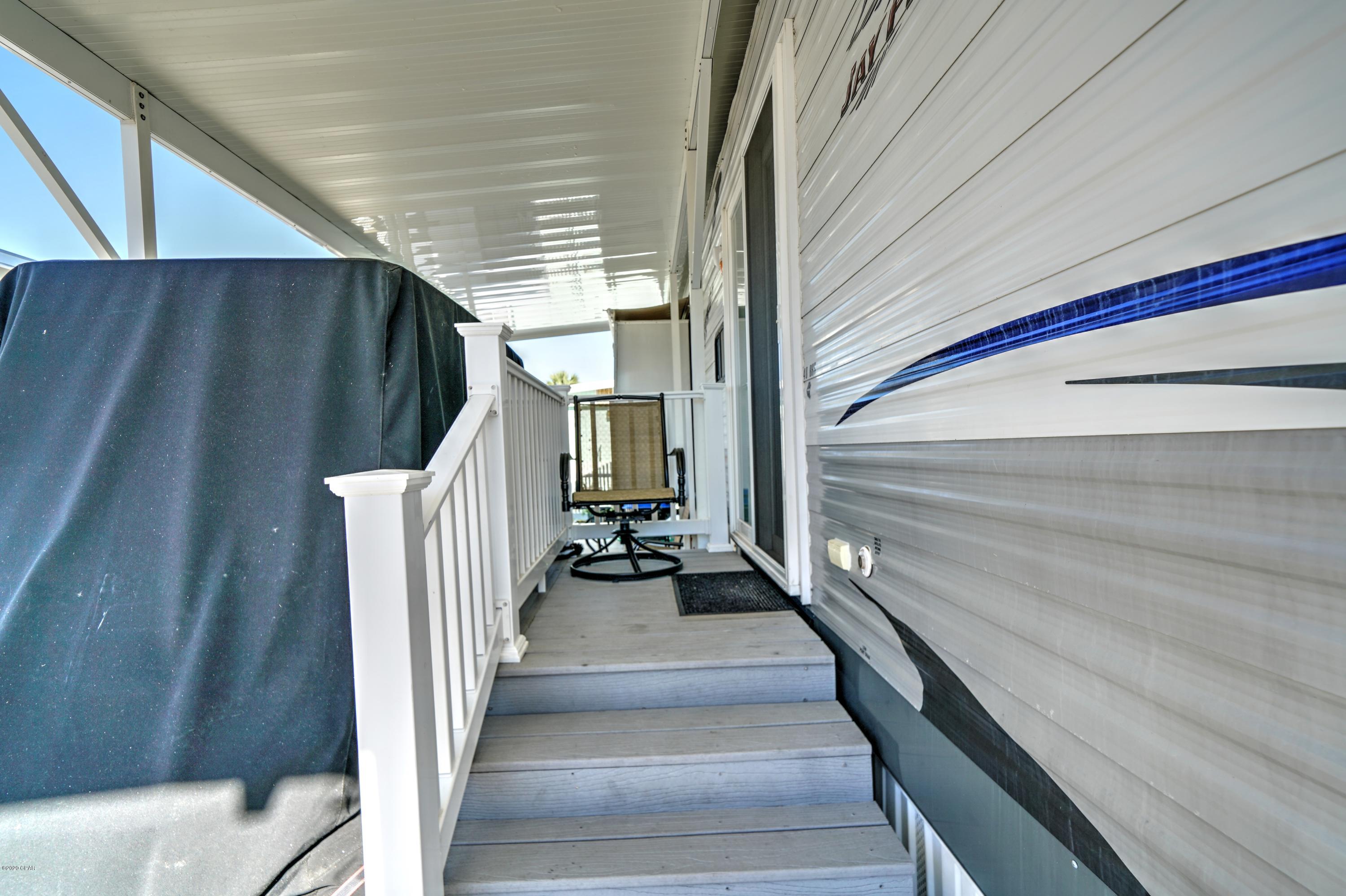 Venture Out Travel Trail - Land