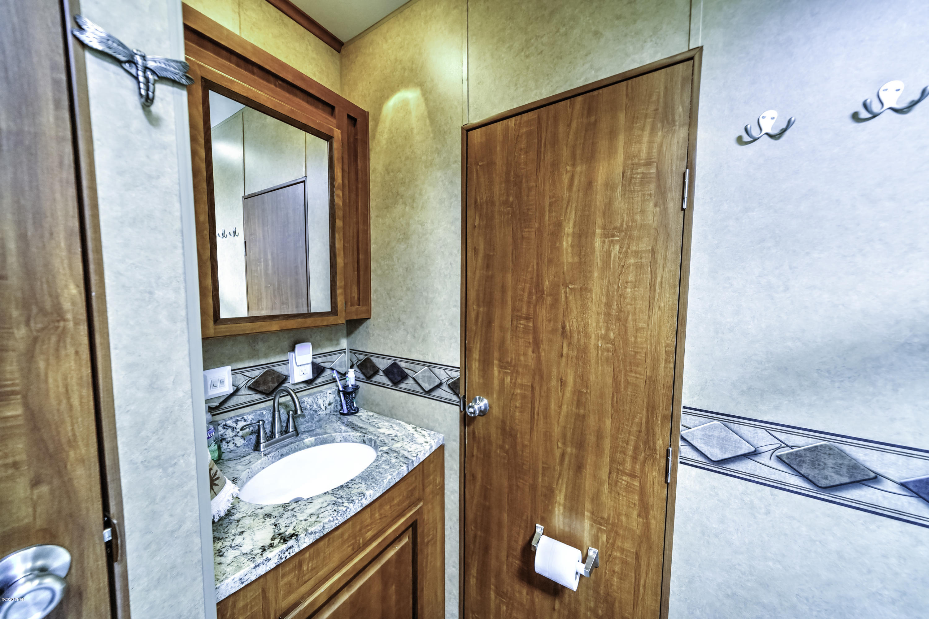 Venture Out Travel Trail - Land