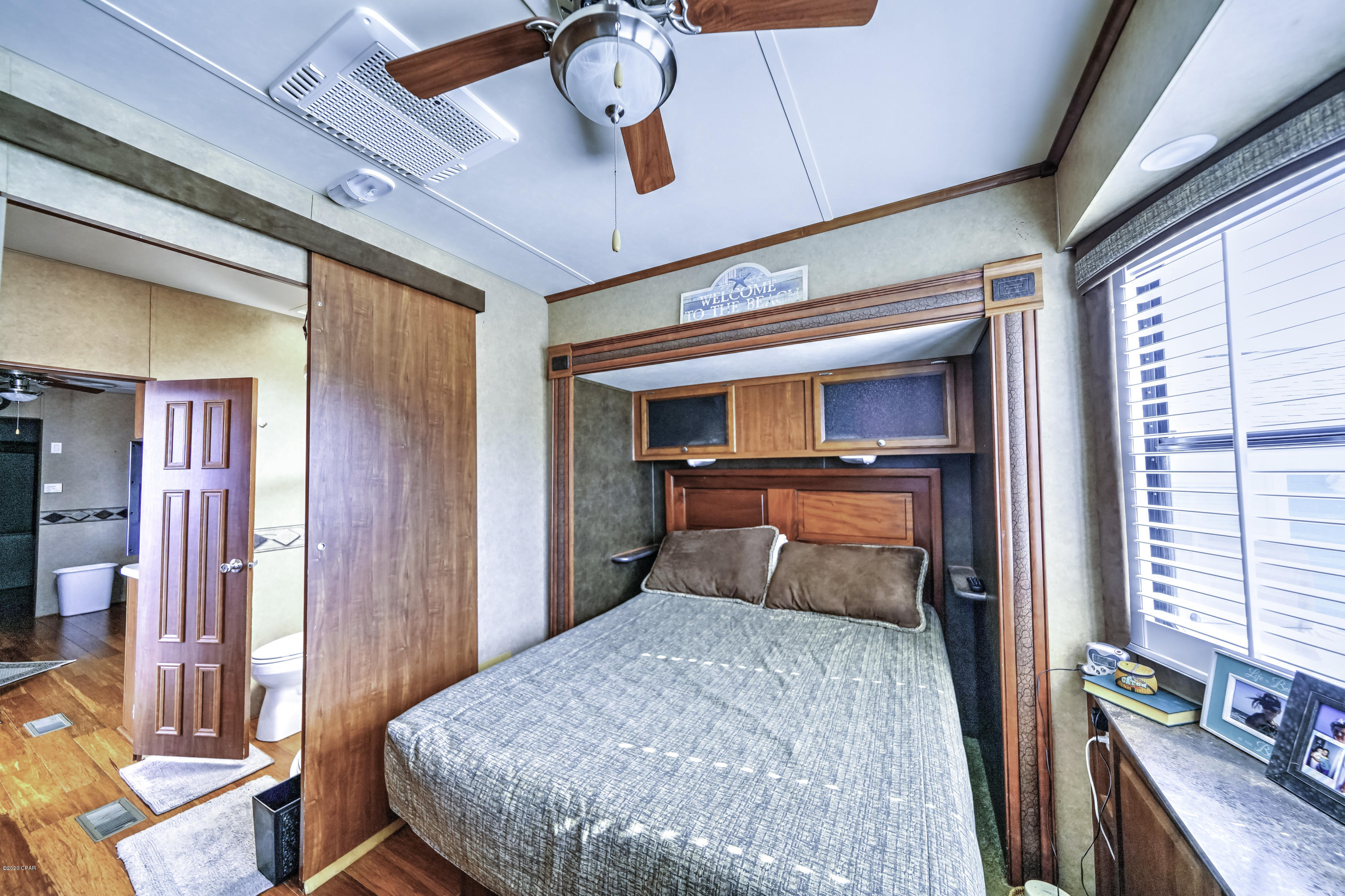 Venture Out Travel Trail - Land