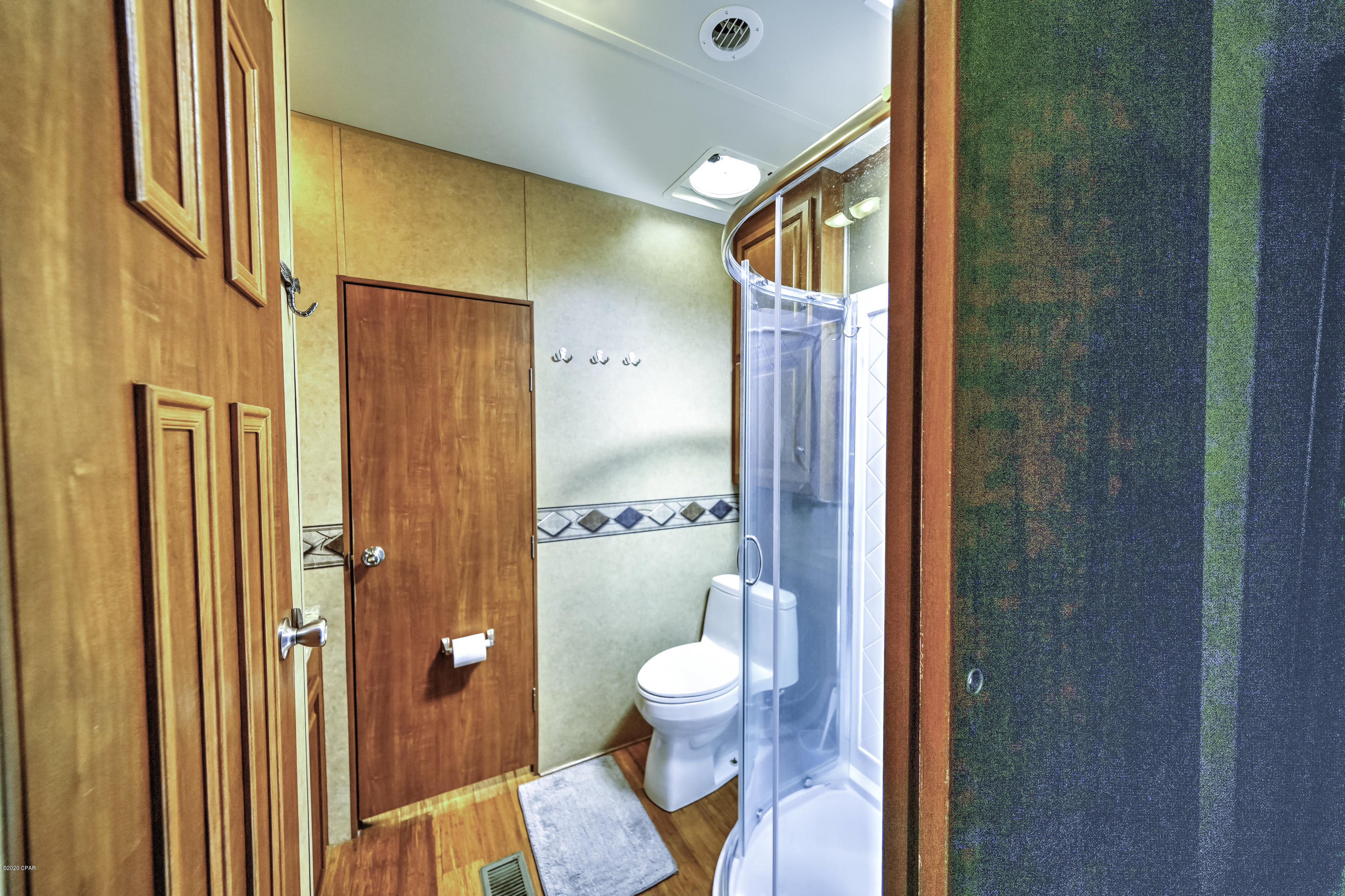 Venture Out Travel Trail - Land