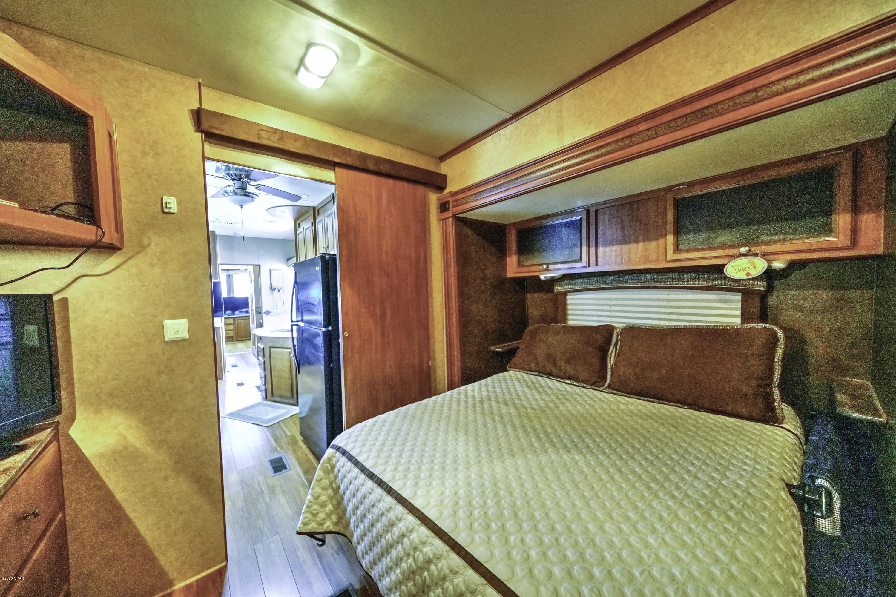 Venture Out Travel Trail - Land