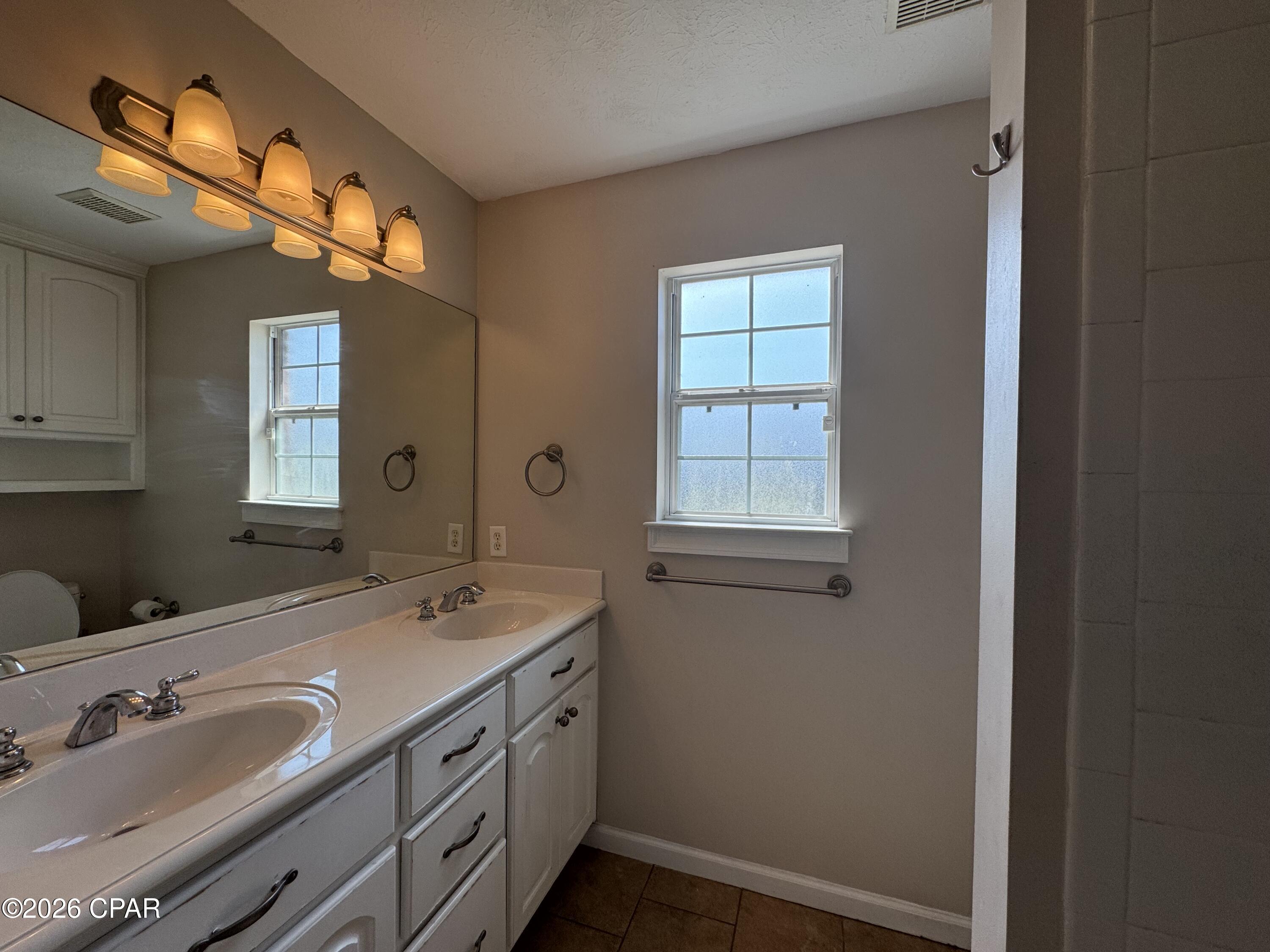 Brentwood Estates - Residential Lease