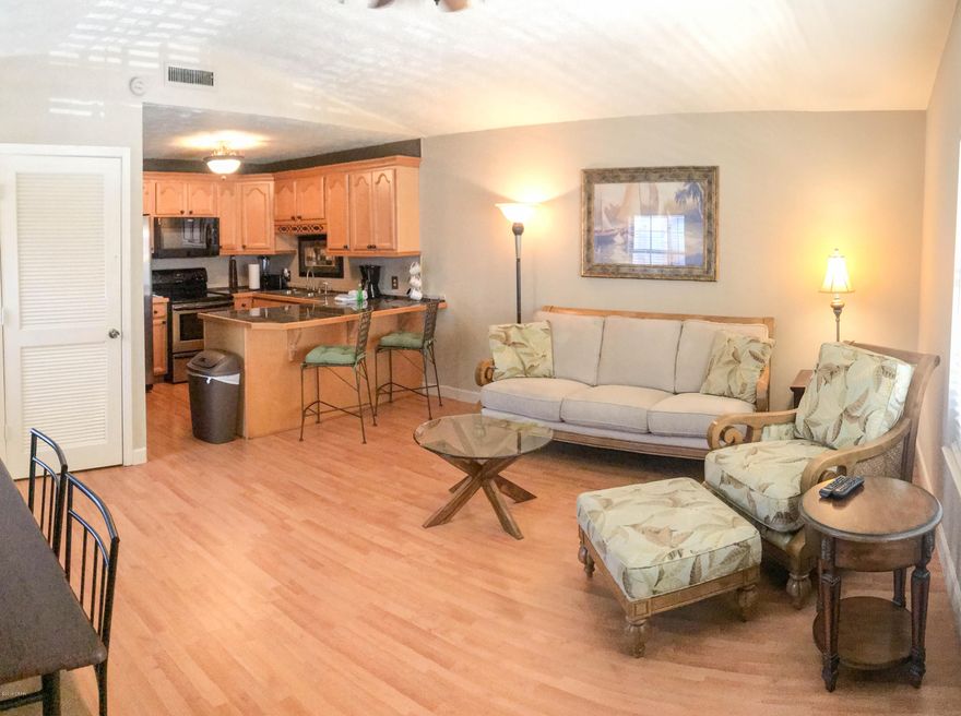 Here is an opportunity to own a beautifully remodeled one bedroom, contemporary condo with bunks on the West-End of Panama City Beach.  This condo is less than three miles to some of Panama City Beach's best attractions like Pier Park, Frank Brown Park, and Aaron Bessant Park Amphitheater.  Schedule your showing today to view this wonderful condo and all of the amenities that Horizon South has to offer.