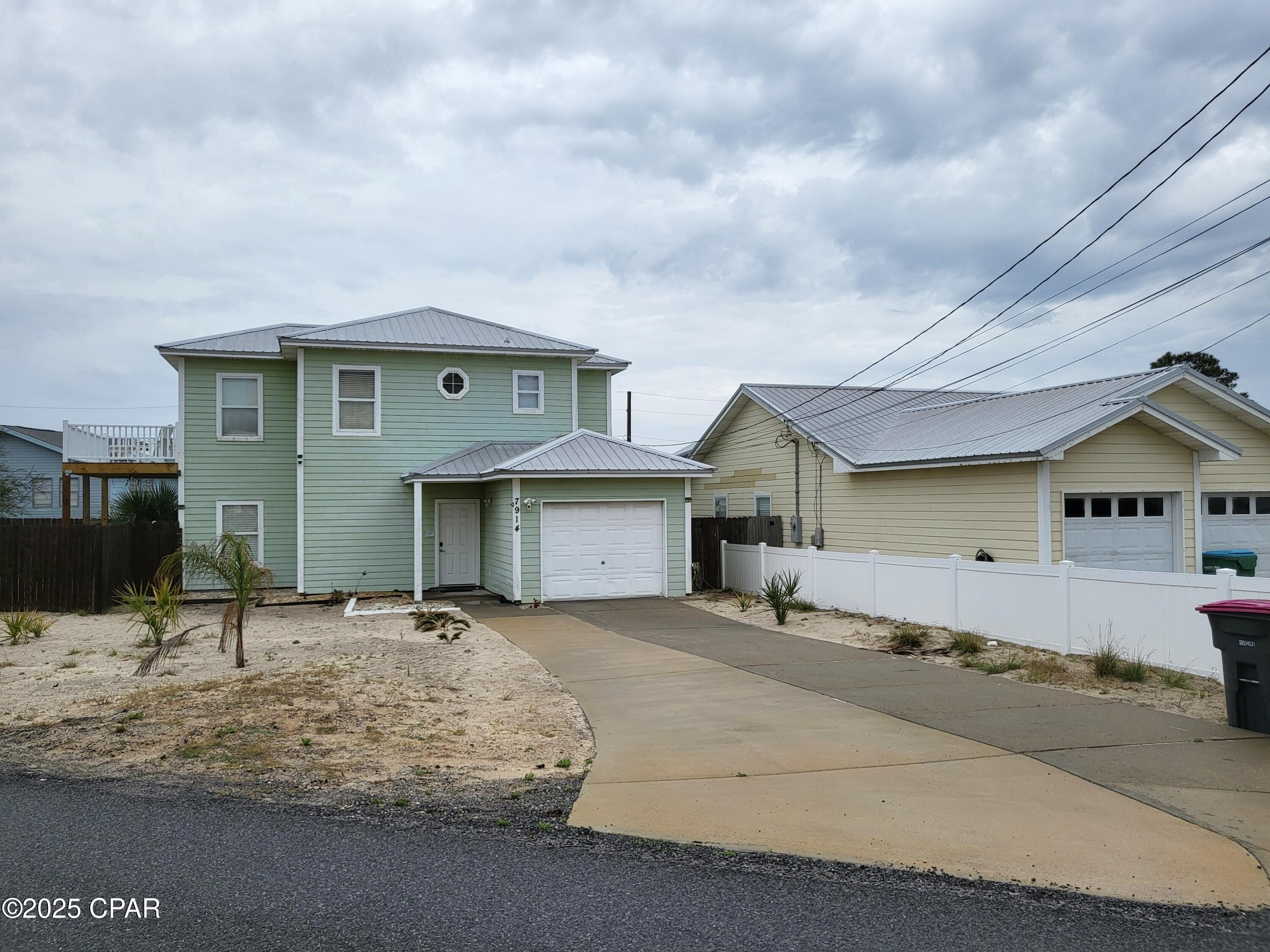 Silver Sands Beach - Land