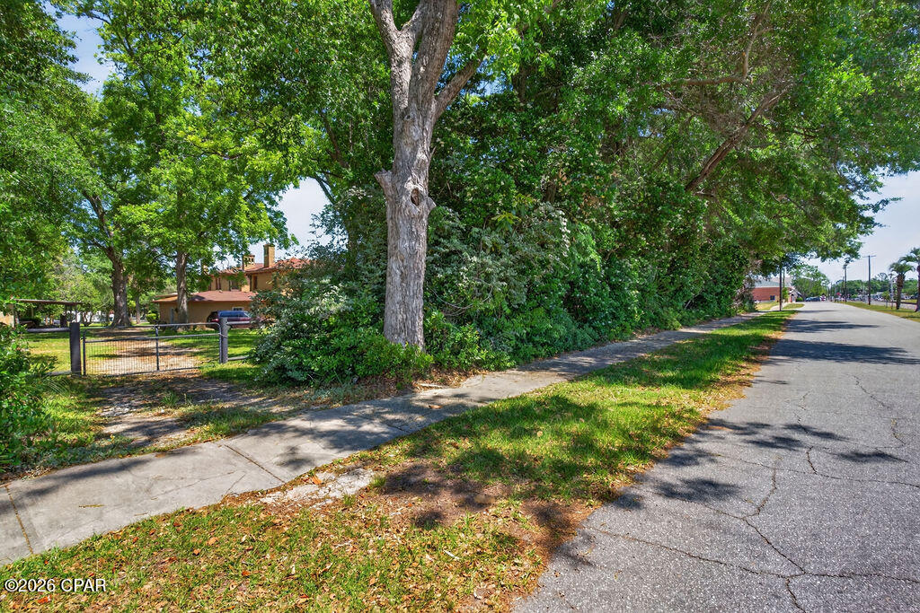 [No Recorded Subdiv] - Residential