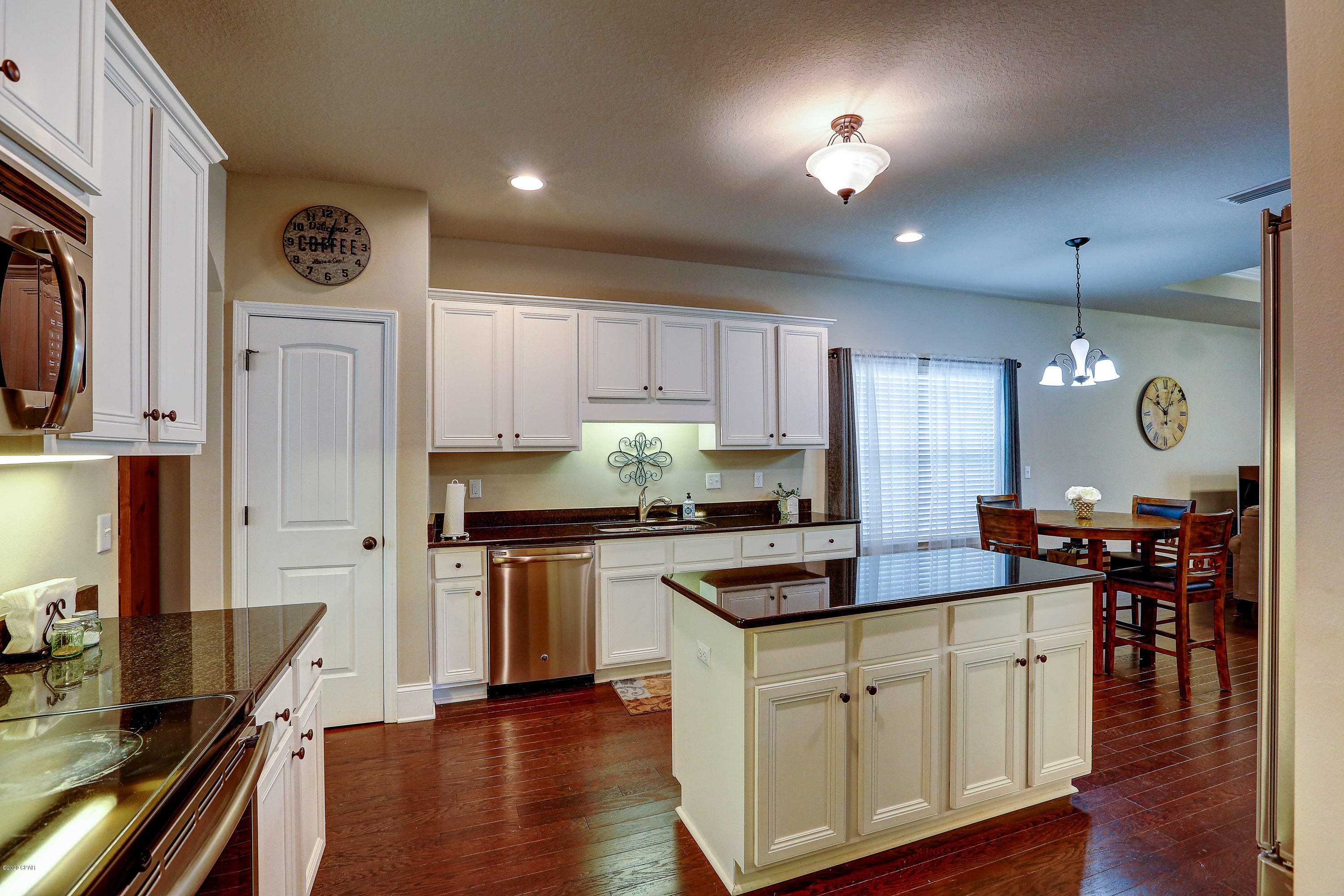 Lake Merial - Residential